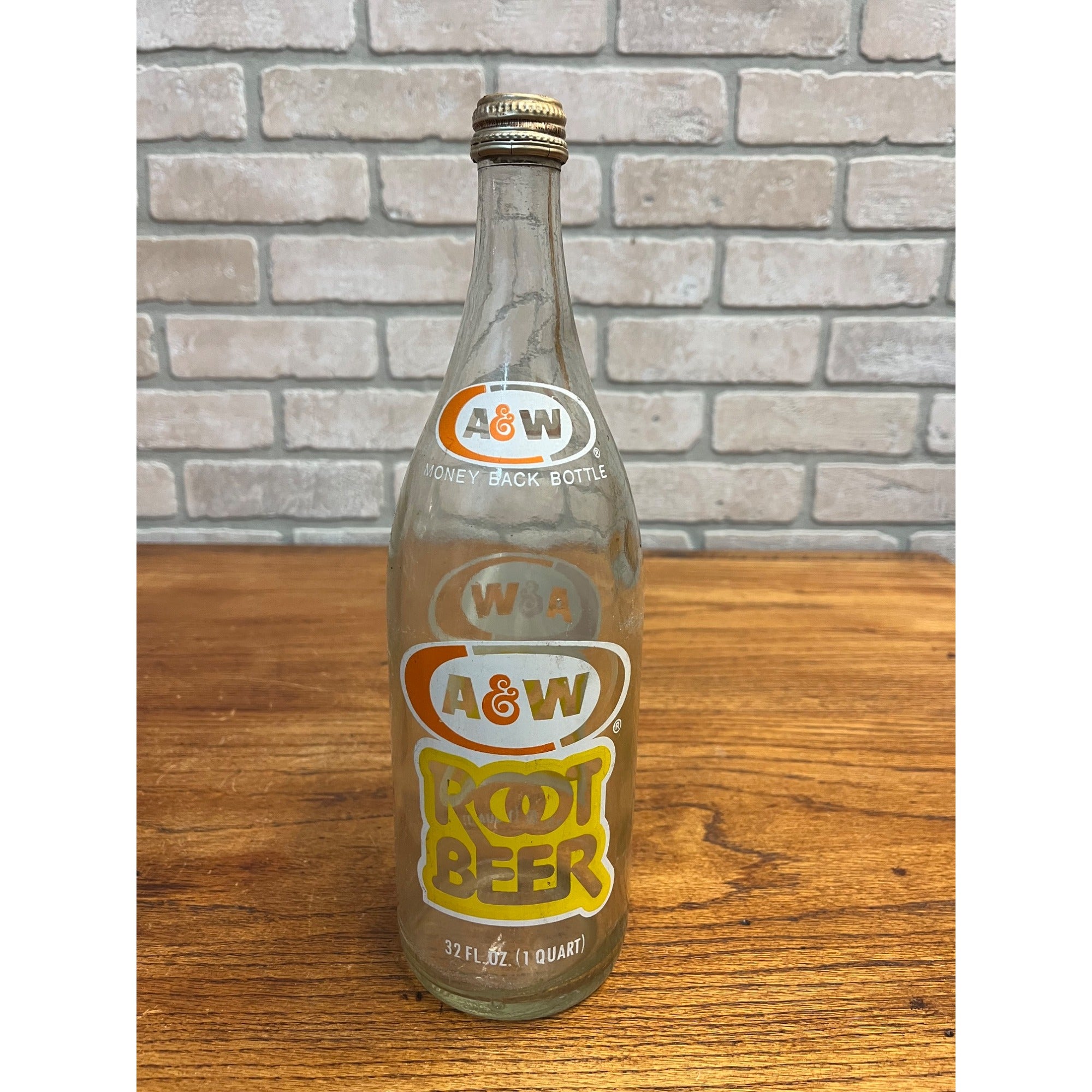 Vintage A&W Root Beer 1 Quart Glass Bottle 32oz Soda Pop Drink 1970s