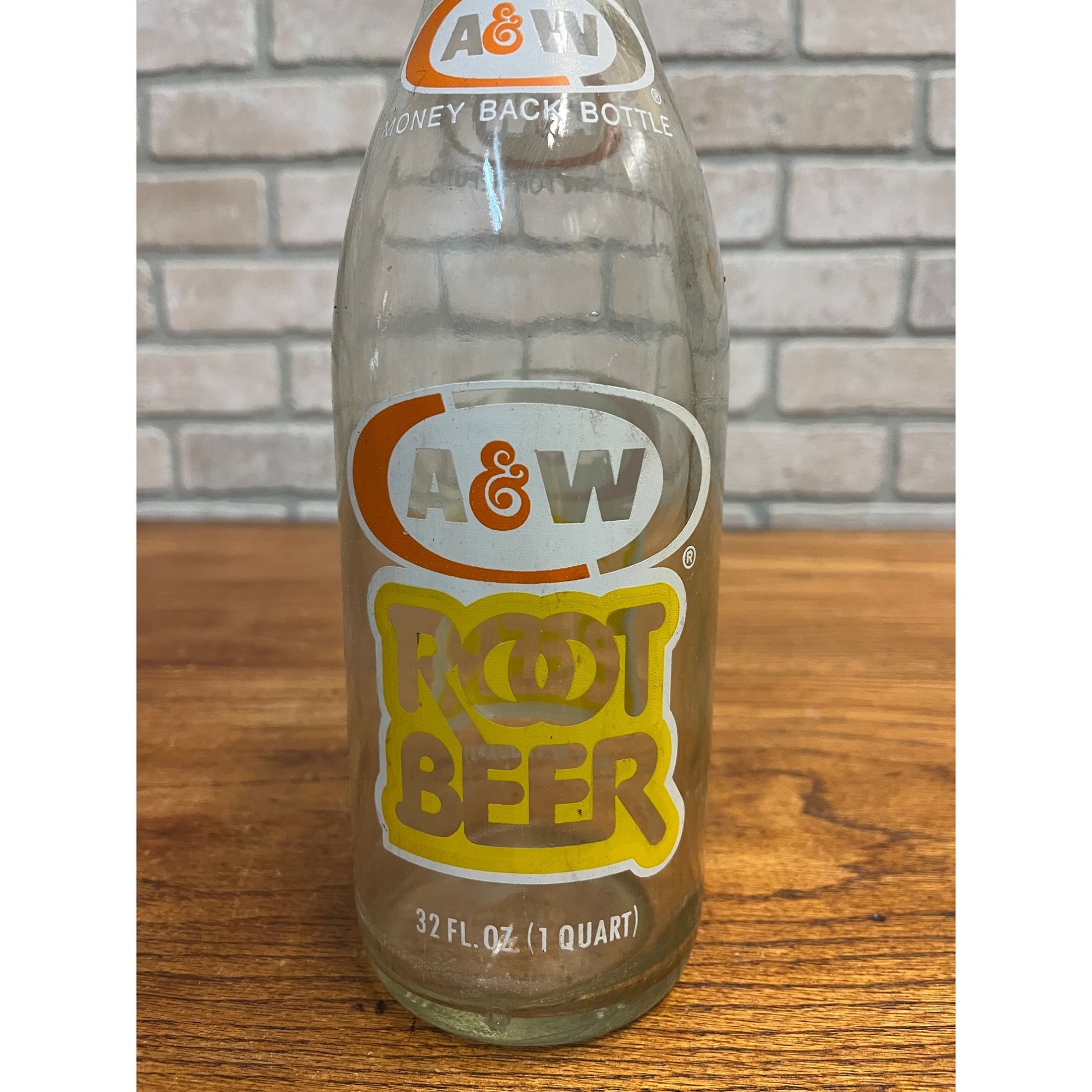 Vintage A&W Root Beer 1 Quart Glass Bottle 32oz Soda Pop Drink 1970s