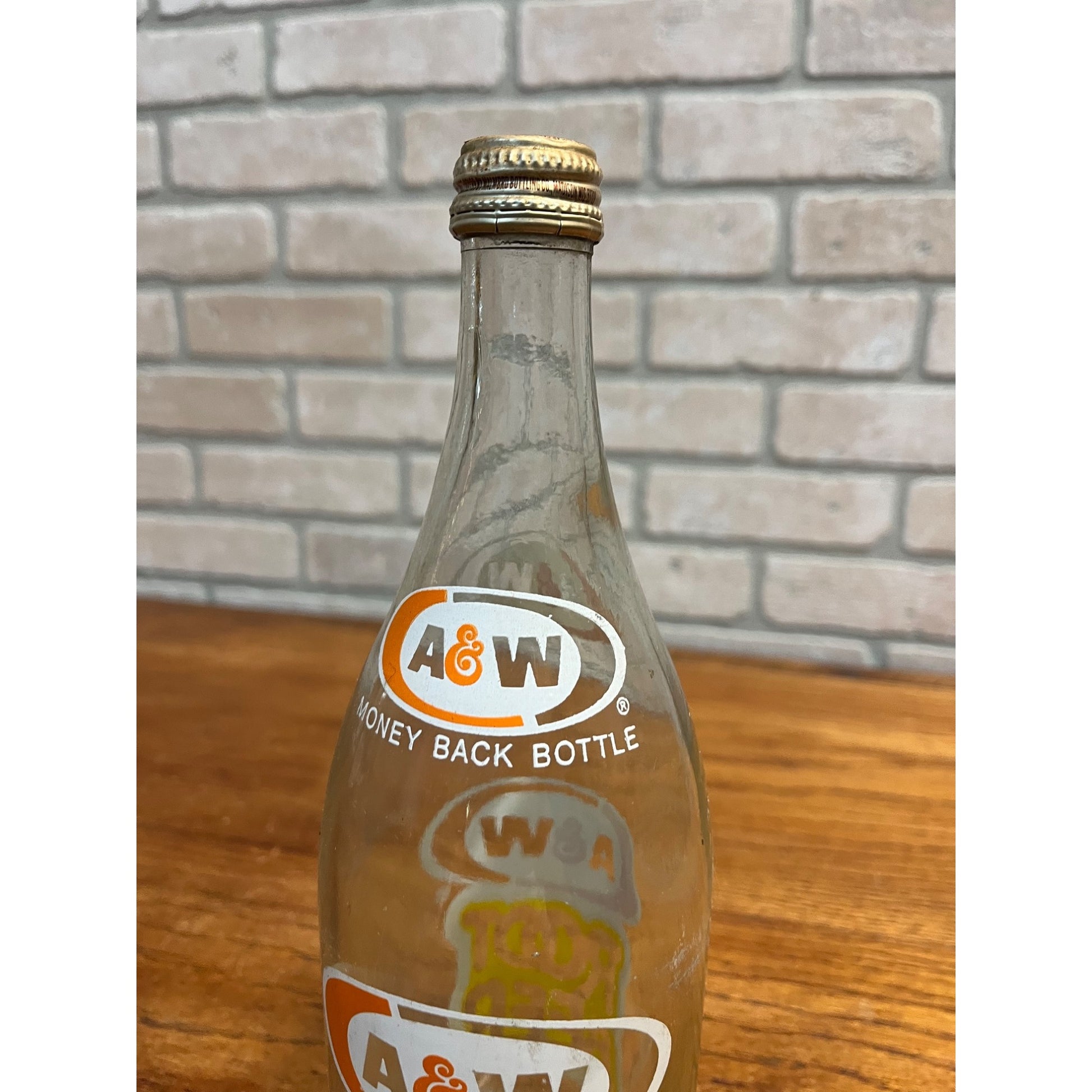 Vintage A&W Root Beer 1 Quart Glass Bottle 32oz Soda Pop Drink 1970s
