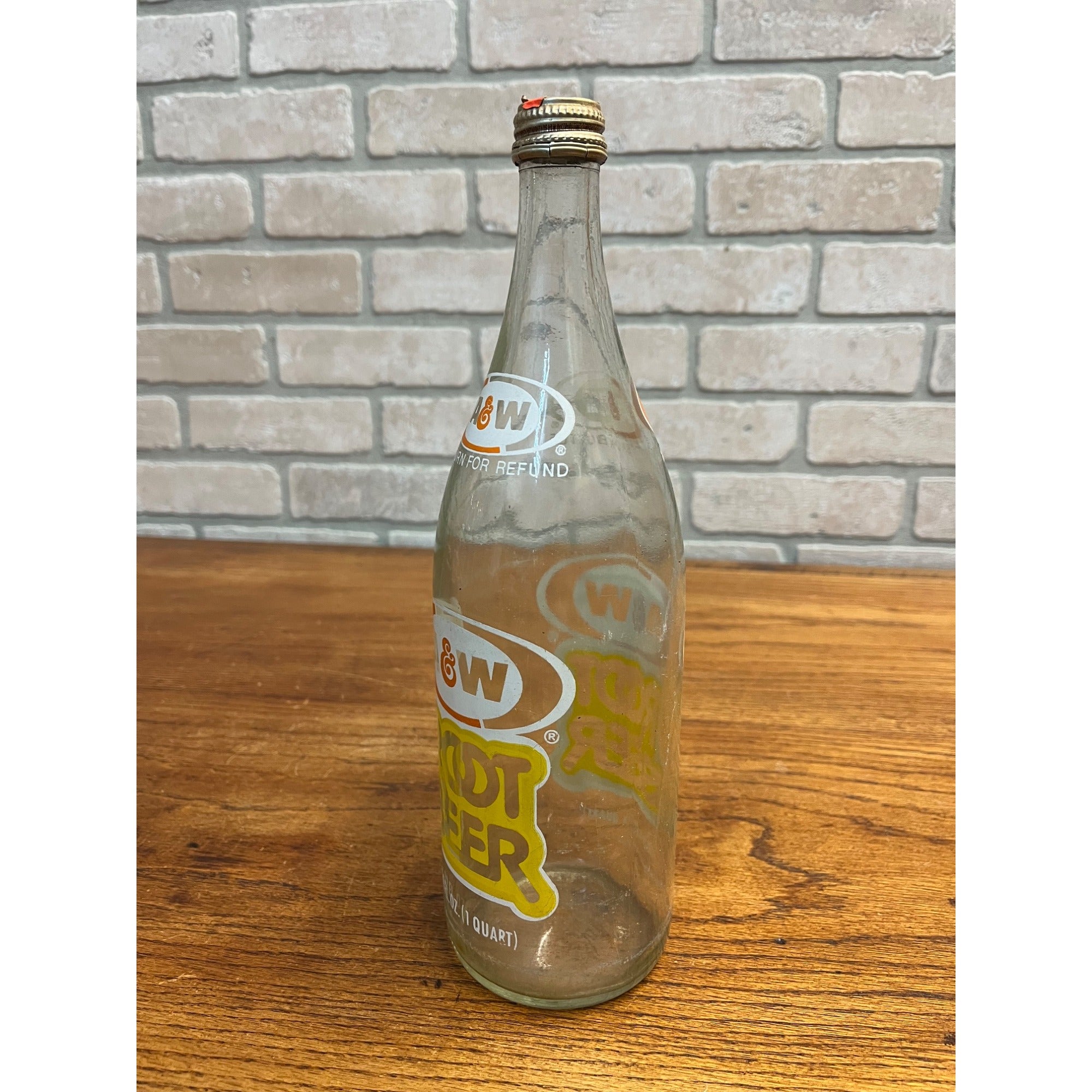 Vintage A&W Root Beer 1 Quart Glass Bottle 32oz Soda Pop Drink 1970s