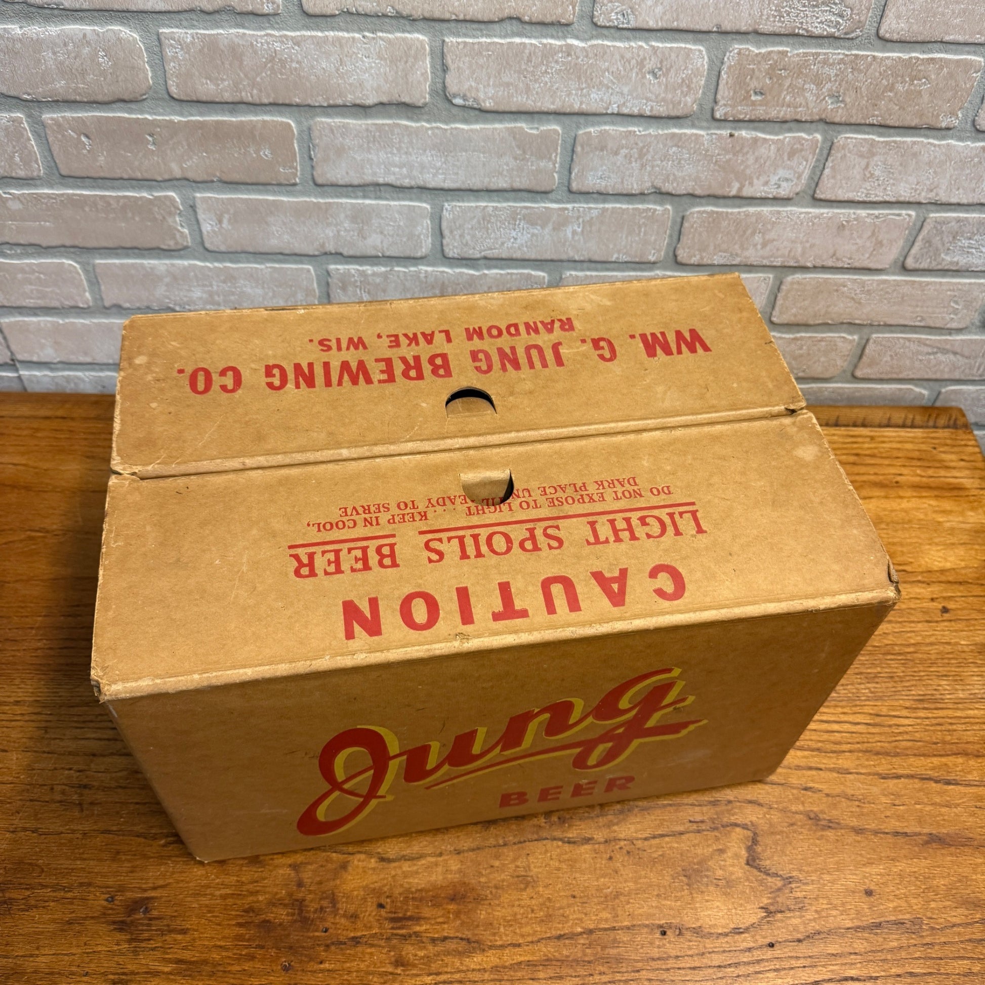 Vintage Jung Brewery Random Lake Wisconsin WI Beer Cardboard Case / Crate