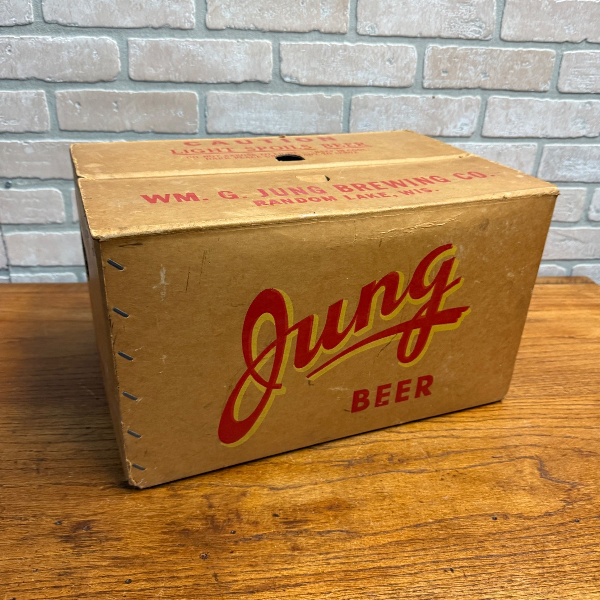 Vintage Jung Brewery Random Lake Wisconsin WI Beer Cardboard Case / Crate