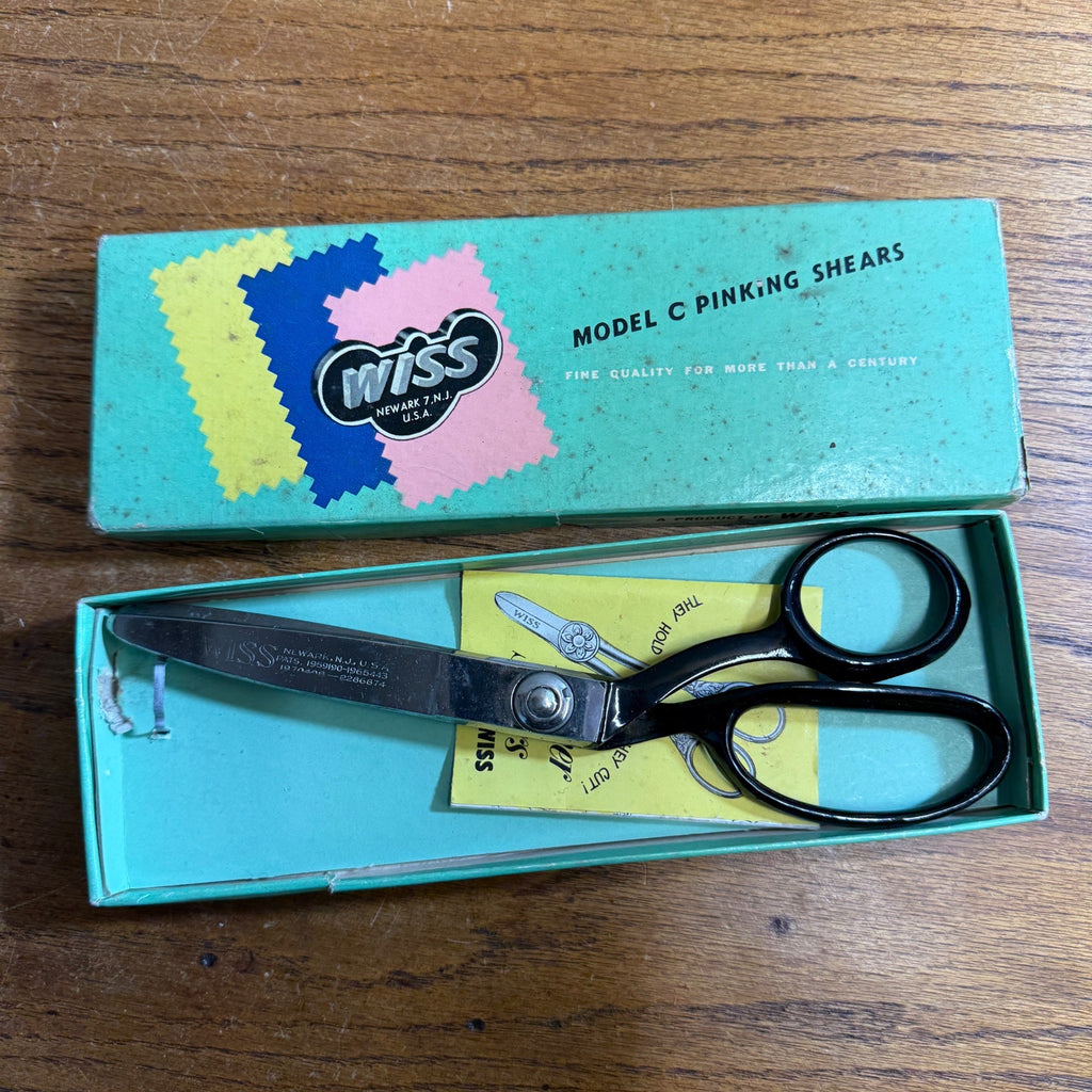 WISS 9” Model C Pinking Shears Vintage Black Handle 3-1/2” Length Cut w/ Box