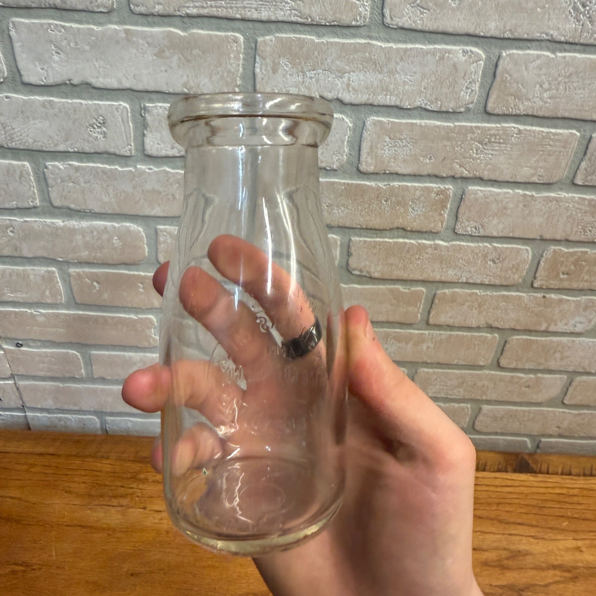 RARE Vintage Consumer's Milk & Ice Cream Co. West Bend Wis Half Pint Bottle WI