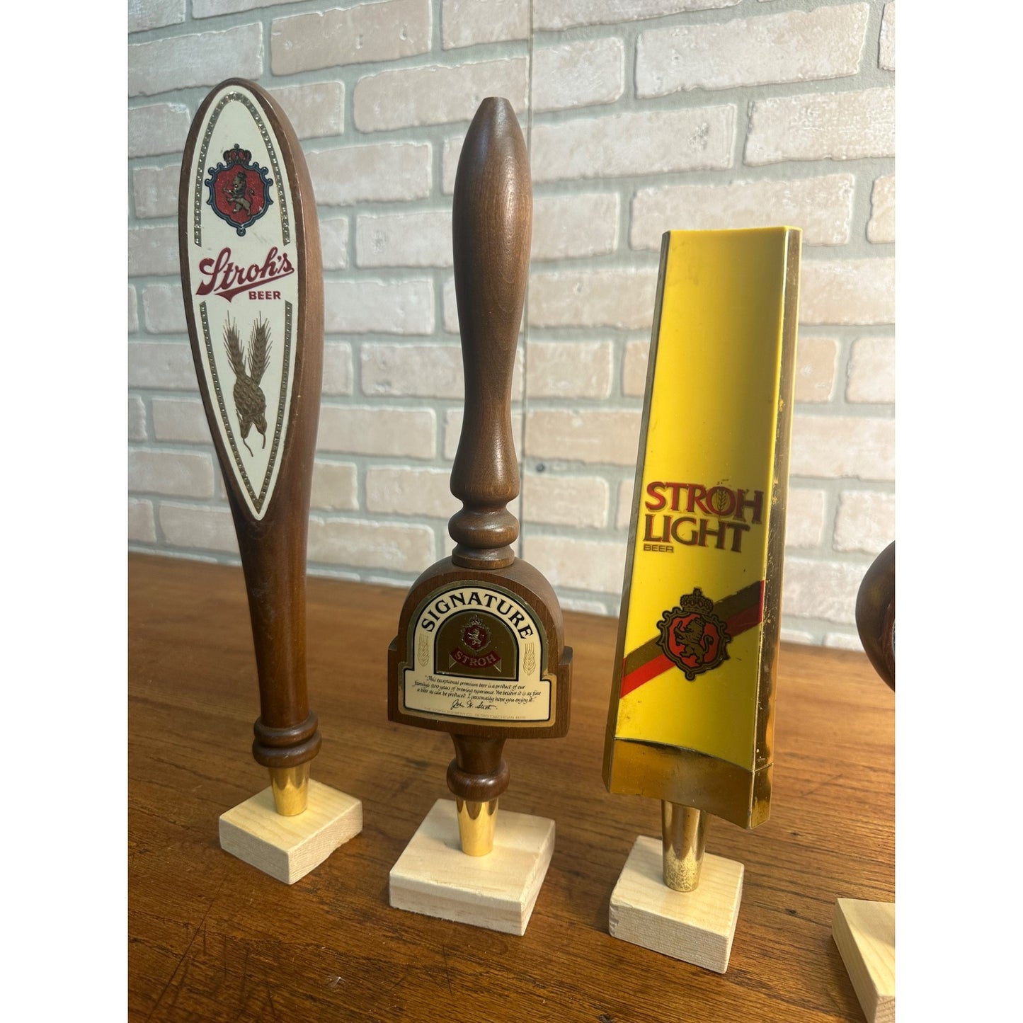 Vintage Stroh's Beer Lot (5) Tap Handles Wood & Plastic Light, Signature ++