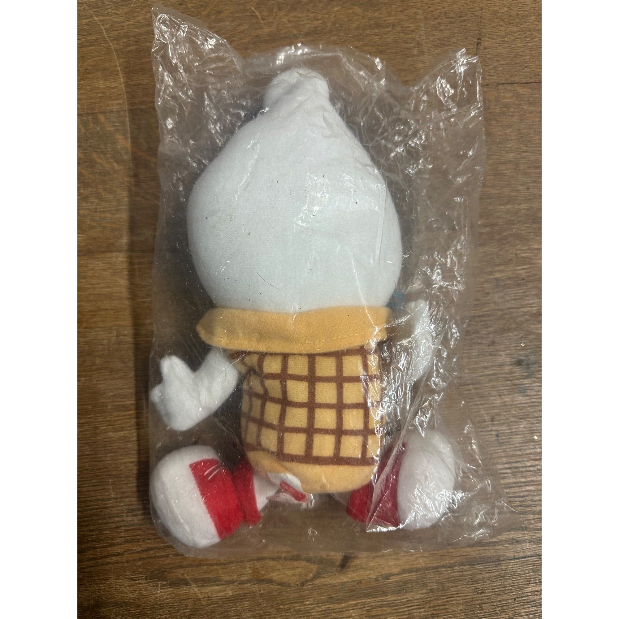 1998 Dairy Queen Curly Top Vanilla Ice Cream Cone Bean Bag Plush DQ Sealed