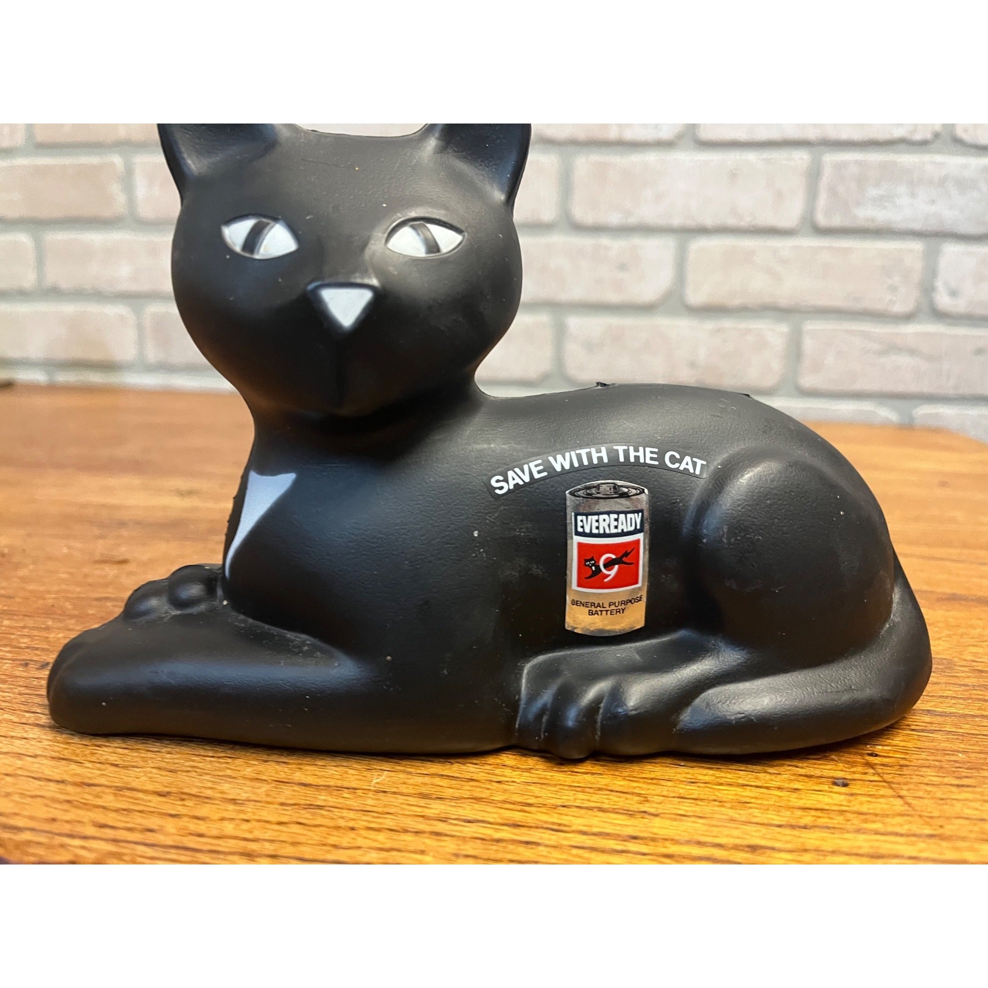Vintage Molded Plastic EVEREADY Battery Black Cat Bank Nine (9) Volt Cat Logo Mascot 1981