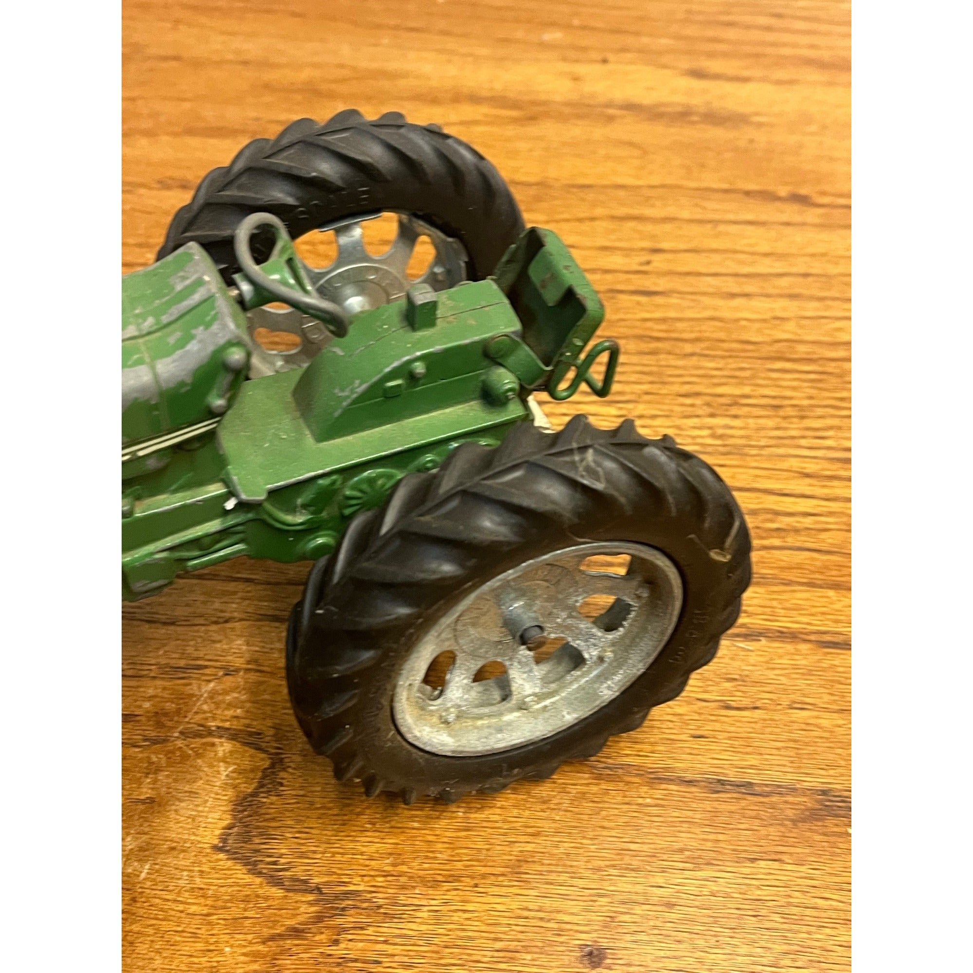 Vintage 1950s Tru-Scale #890 Green Farm Toy Tractor 1/16 Scale - Flip Seat
