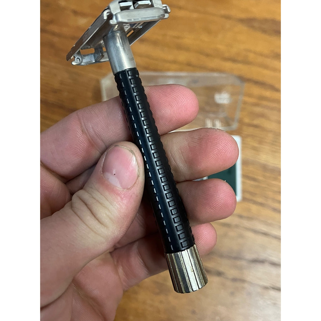 Vintage 1965 Schick Krona Safety Razor W/ Original Case