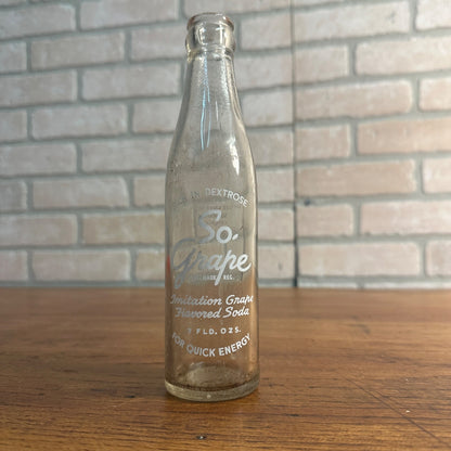 Vintage 1940s So Grape 7 oz ACL Soda Pop Bottle Chicago Roxo Waukesha Wis O-So