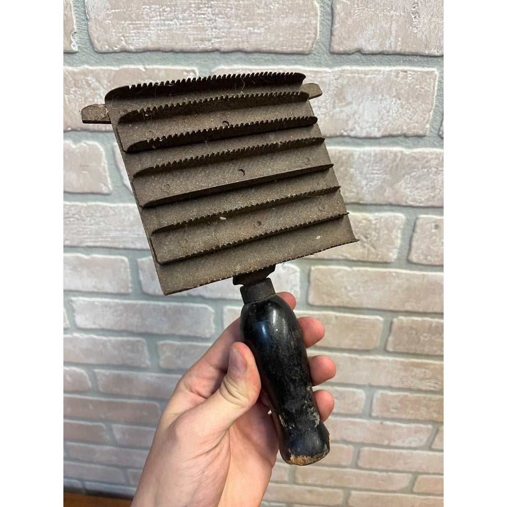 Antique Horse Curry Comb Equestrian Grooming Farm Tool Metal & Wood Handle