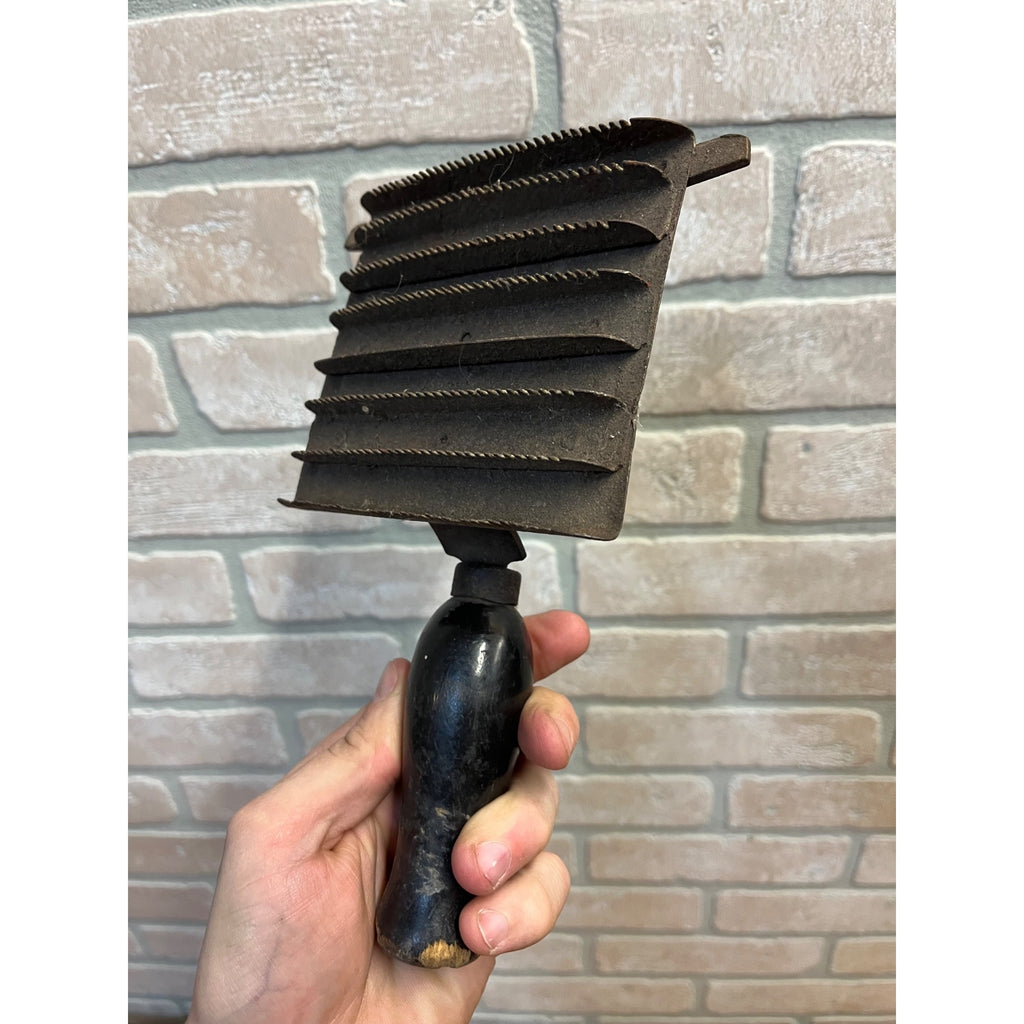 Antique Horse Curry Comb Equestrian Grooming Farm Tool Metal & Wood Handle