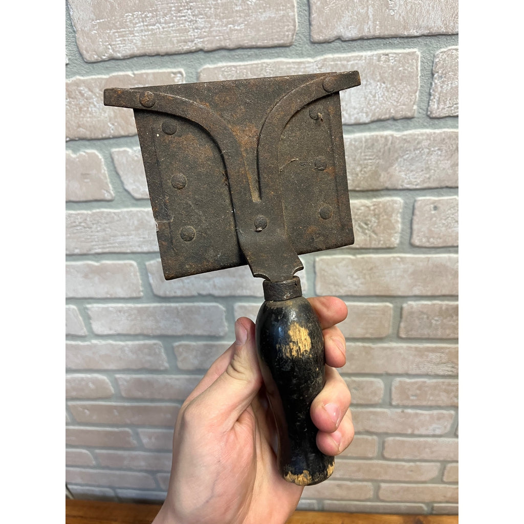 Antique Horse Curry Comb Equestrian Grooming Farm Tool Metal & Wood Handle
