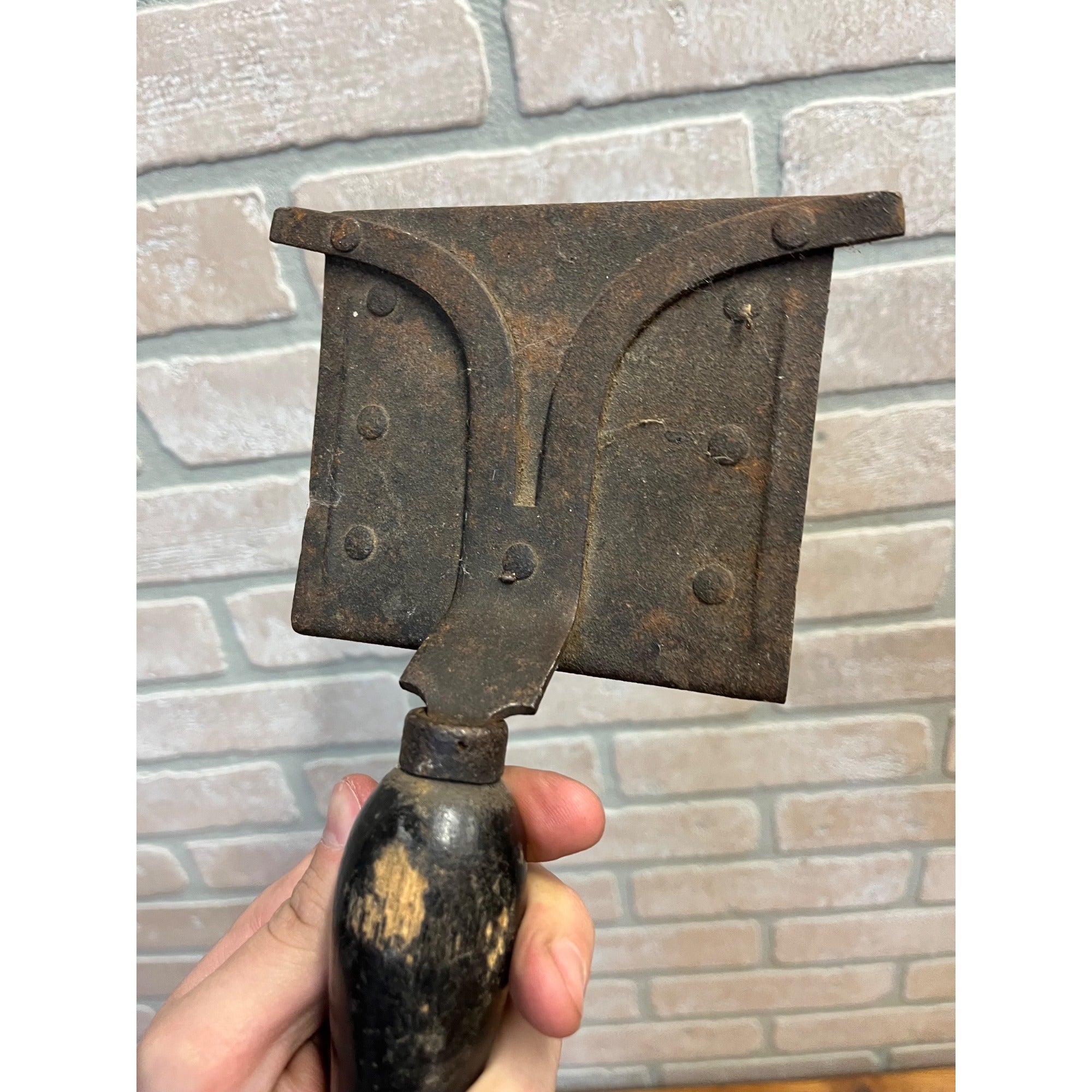 Antique Horse Curry Comb Equestrian Grooming Farm Tool Metal & Wood Handle