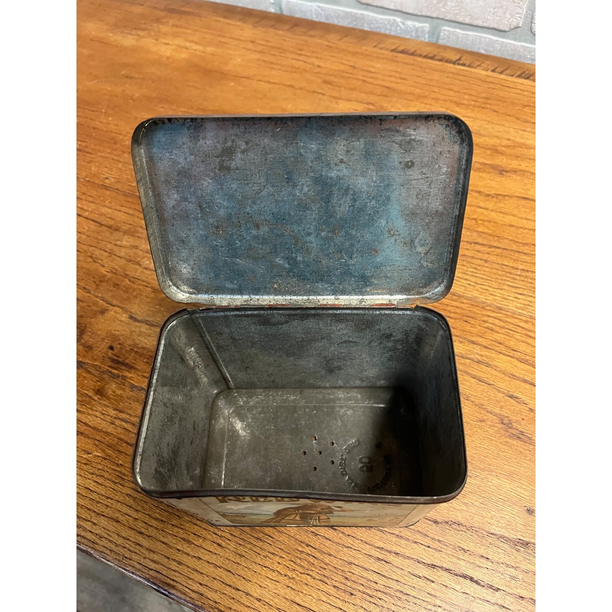 SCARCE Vintage Red Wing Cigar Tin Can Paper Label Litho Ohio