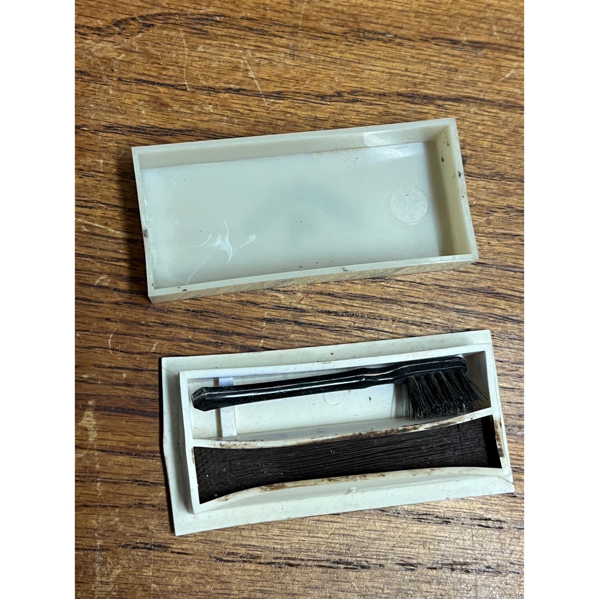 Vintage 1950s Beauty Counselor Cake Mascara & Brush White Case Makeup Compact