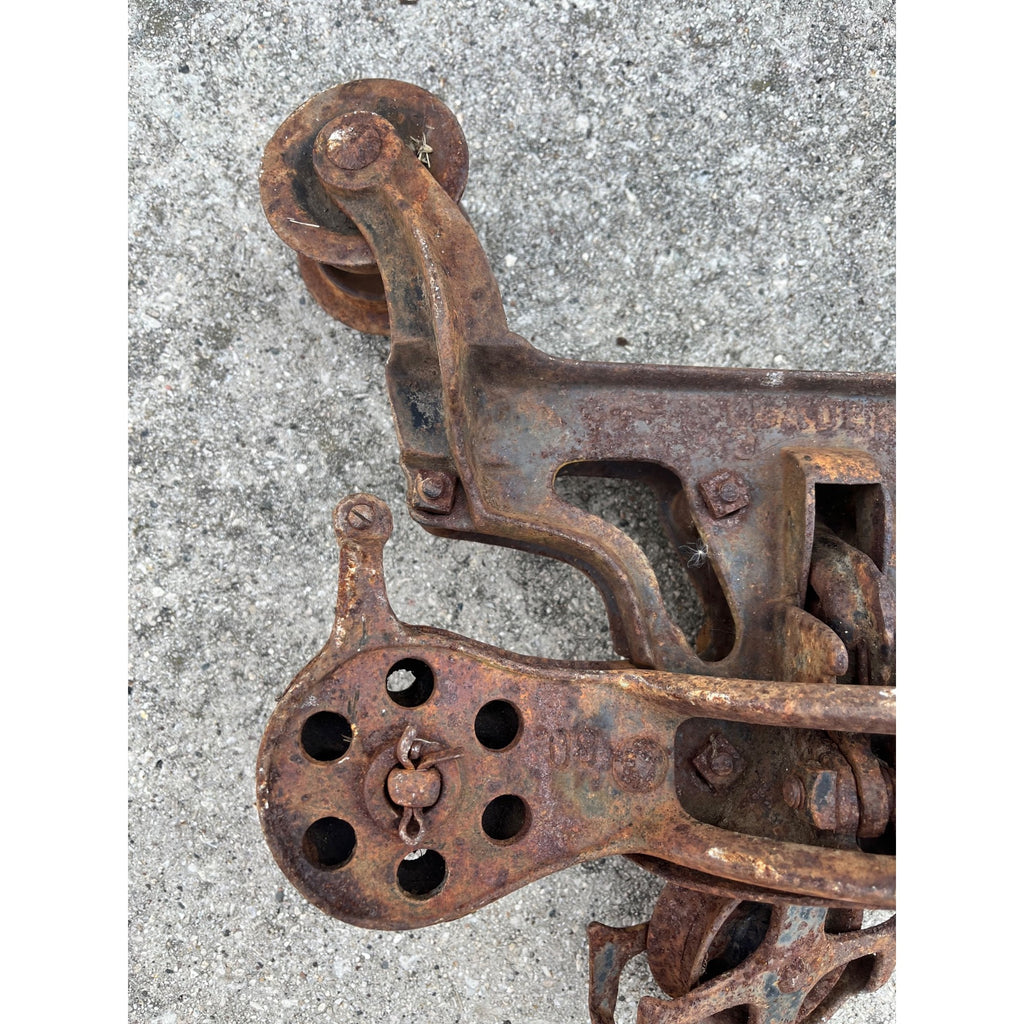 Antique Leader Cast Iron Farm Hay Trolley Barn Equipment w/ Center Drop Pulley