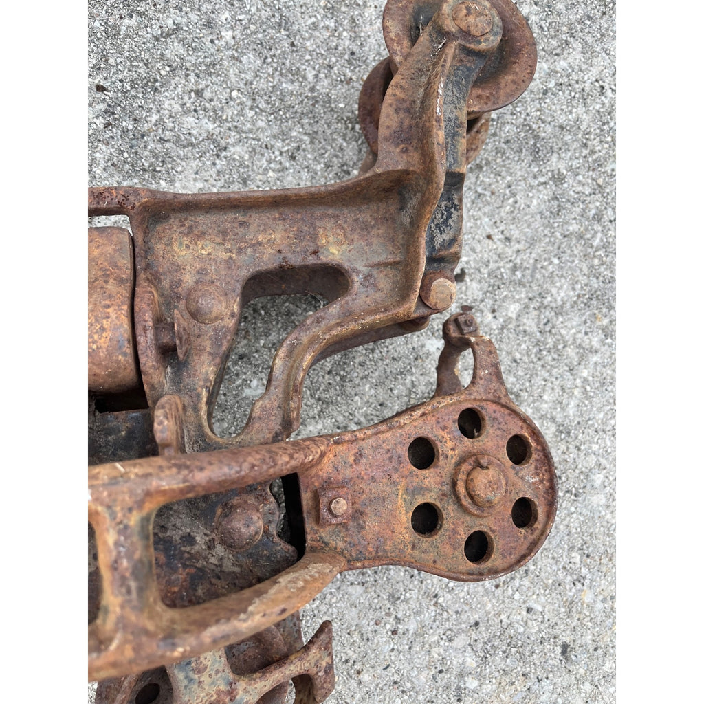 Antique Leader Cast Iron Farm Hay Trolley Barn Equipment w/ Center Drop Pulley