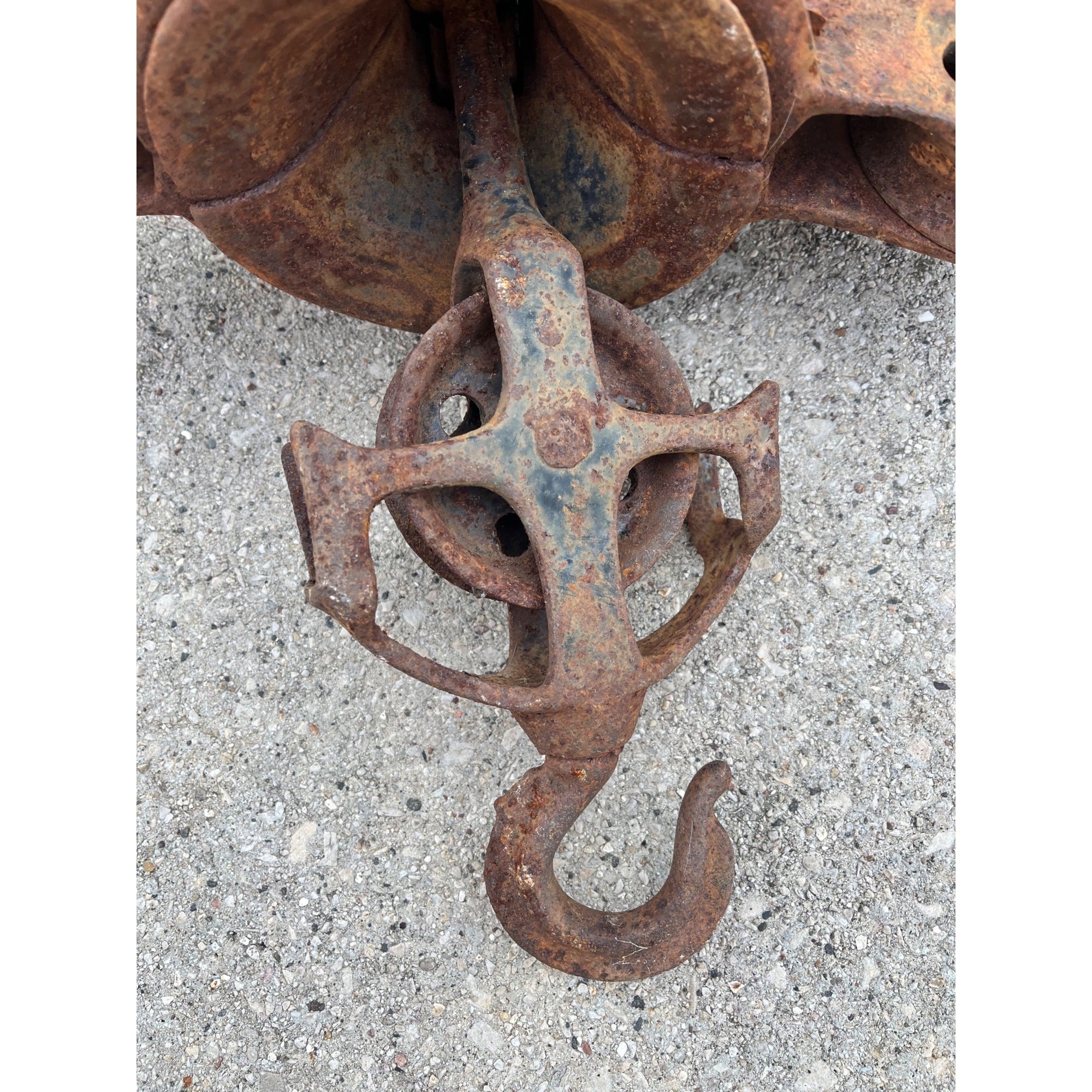 Antique Leader Cast Iron Farm Hay Trolley Barn Equipment w/ Center Drop Pulley