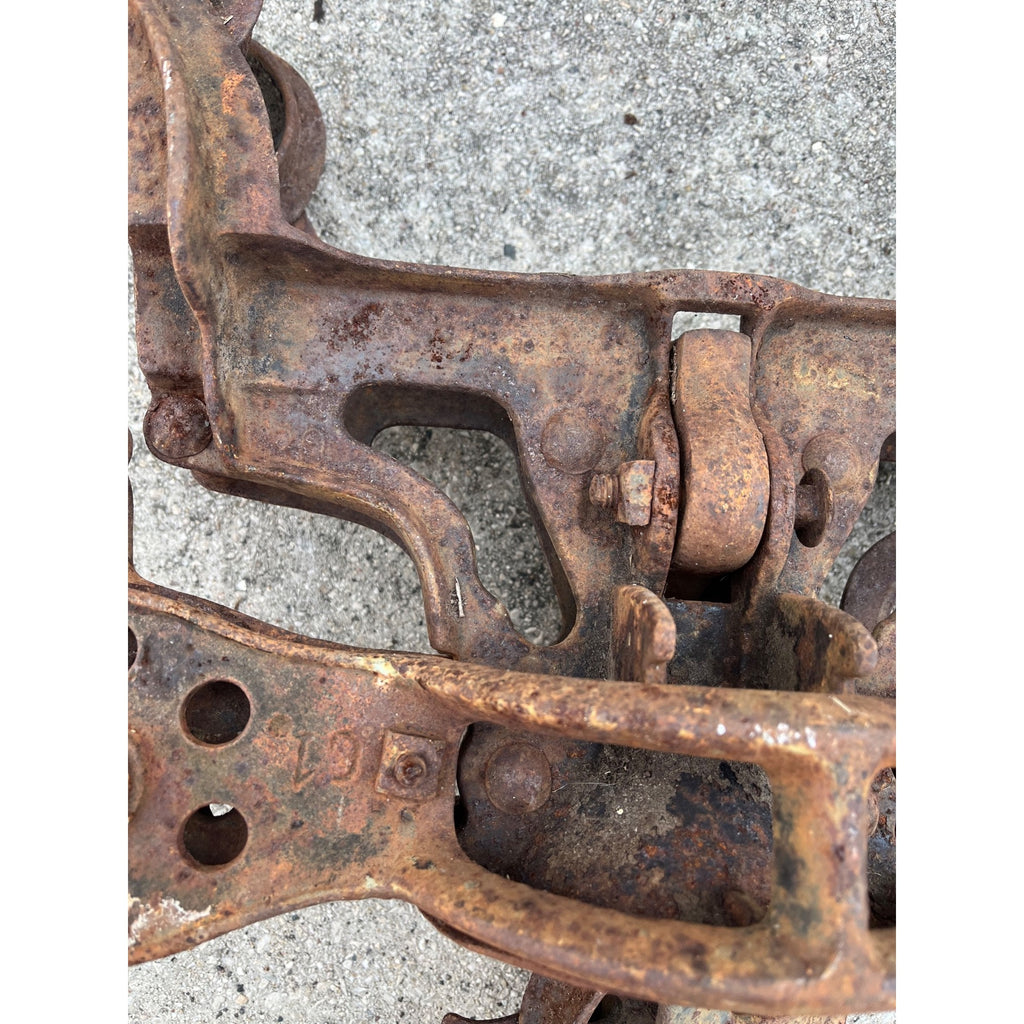 Antique Leader Cast Iron Farm Hay Trolley Barn Equipment w/ Center Drop Pulley