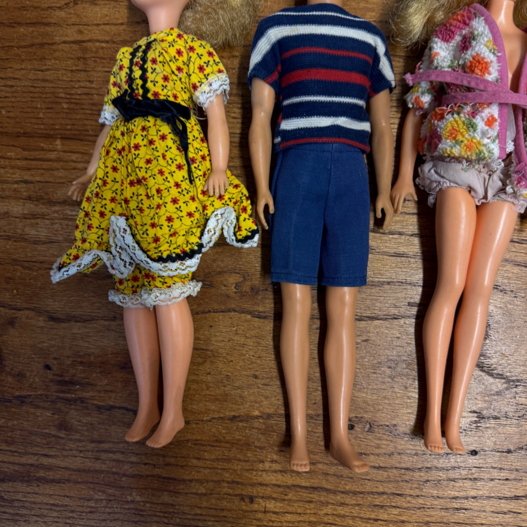 Vintage Tammy Ideal Toys Doll Lot W/ Clothes and Carry Case