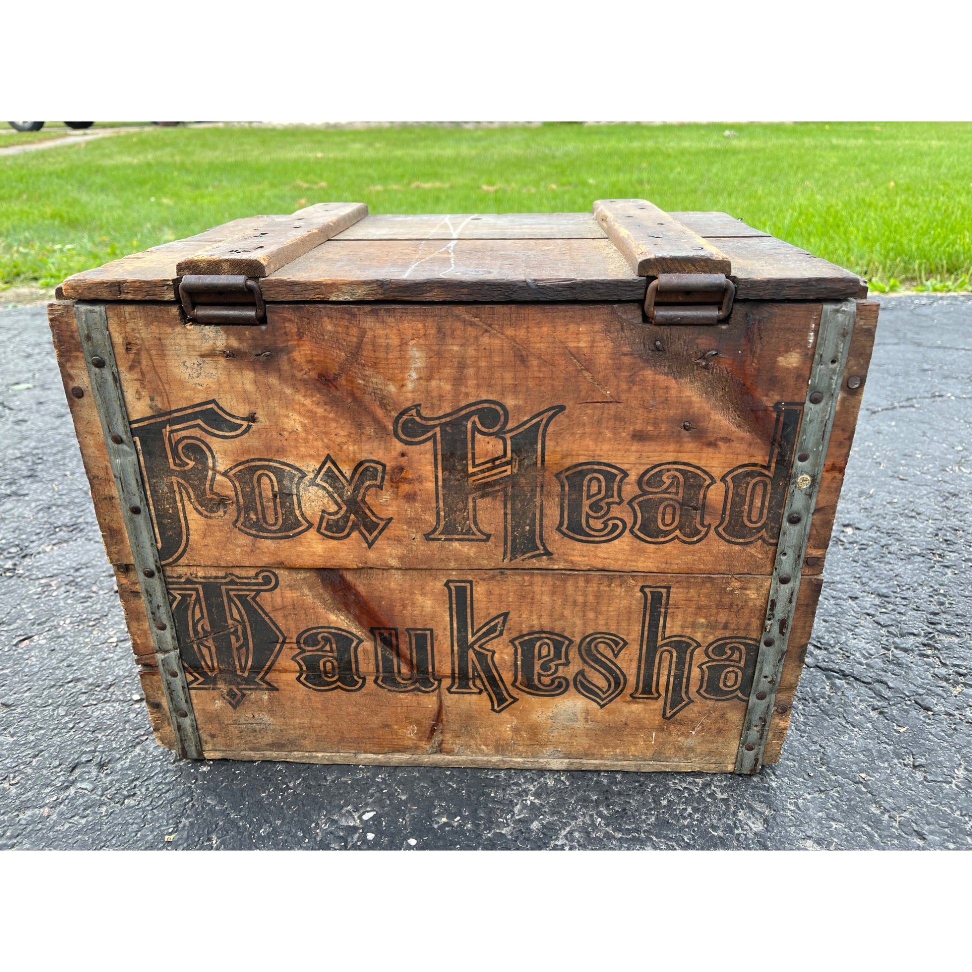 RARE Vintage Fox Head Beer Waukesha Weber Brewing Crate for Quart Bottles