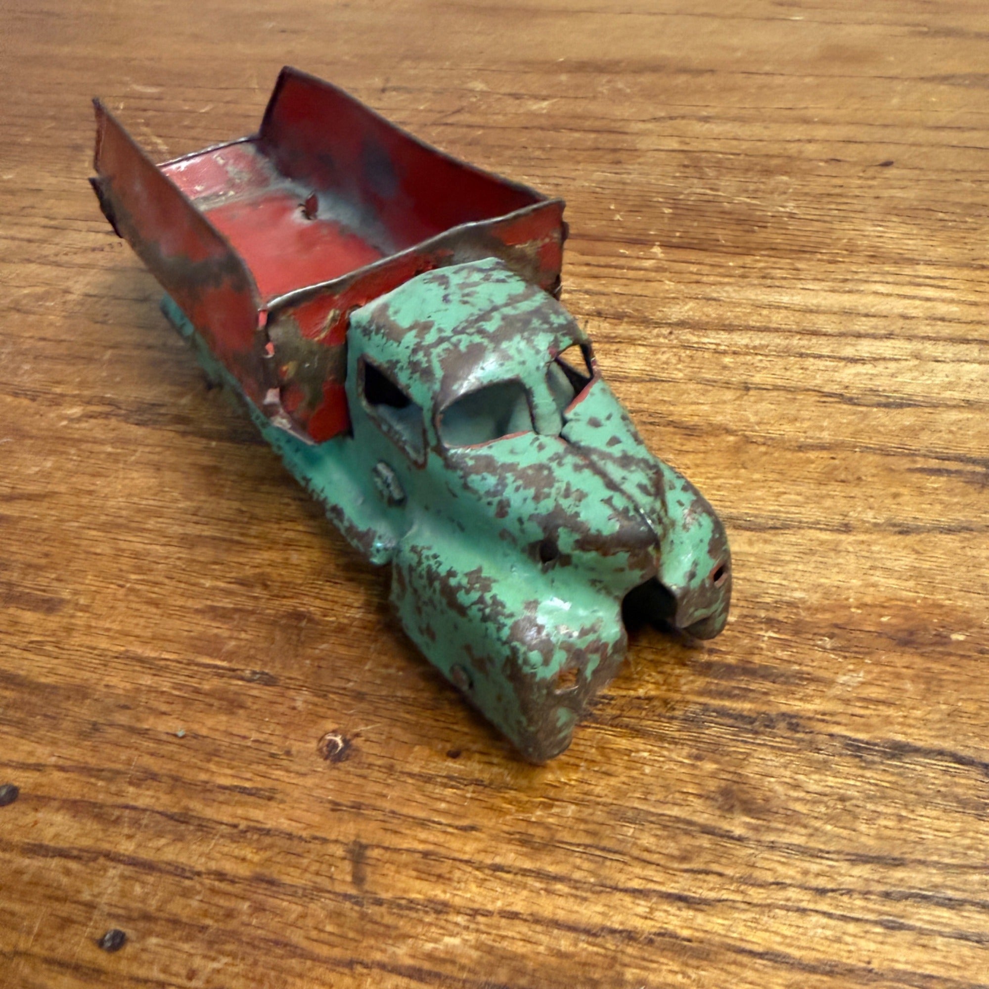Vintage 1930s Marx / Wyandotte Pressed Steel Delivery Truck Toy 7.5" Red Green