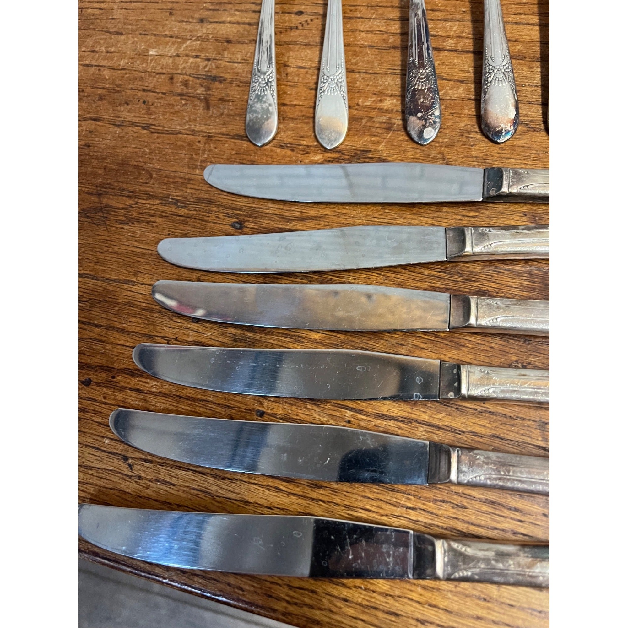 Vintage WM Rogers Stainless Silverplate Flatware "Beloved" 47pc Set Silverware