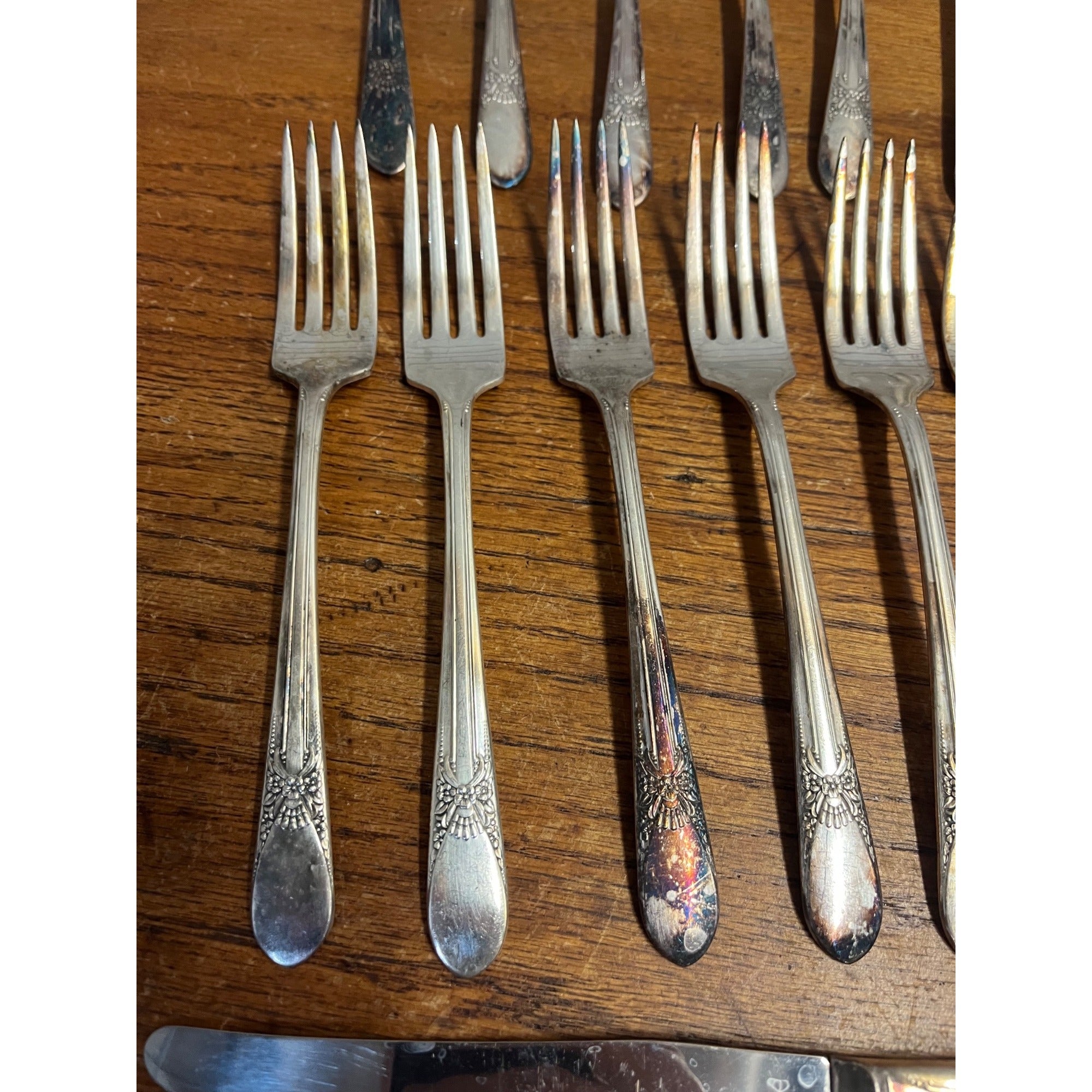 Vintage WM Rogers Stainless Silverplate Flatware "Beloved" 47pc Set Silverware