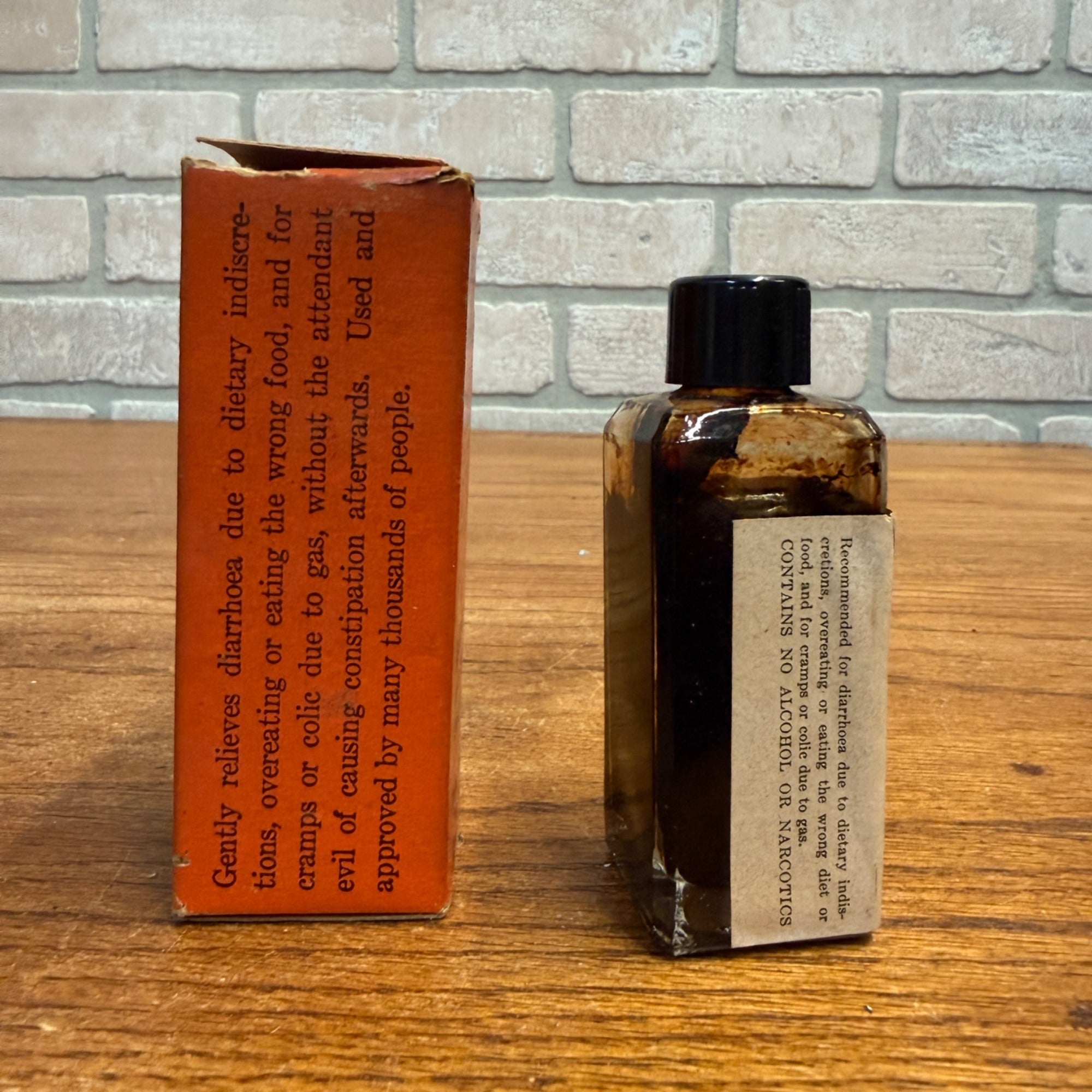 Vintage medicine bottle DR THATCHER'S MIXTURE FOR DIARRHOEA FULL BOTTLE BOX+ ADS