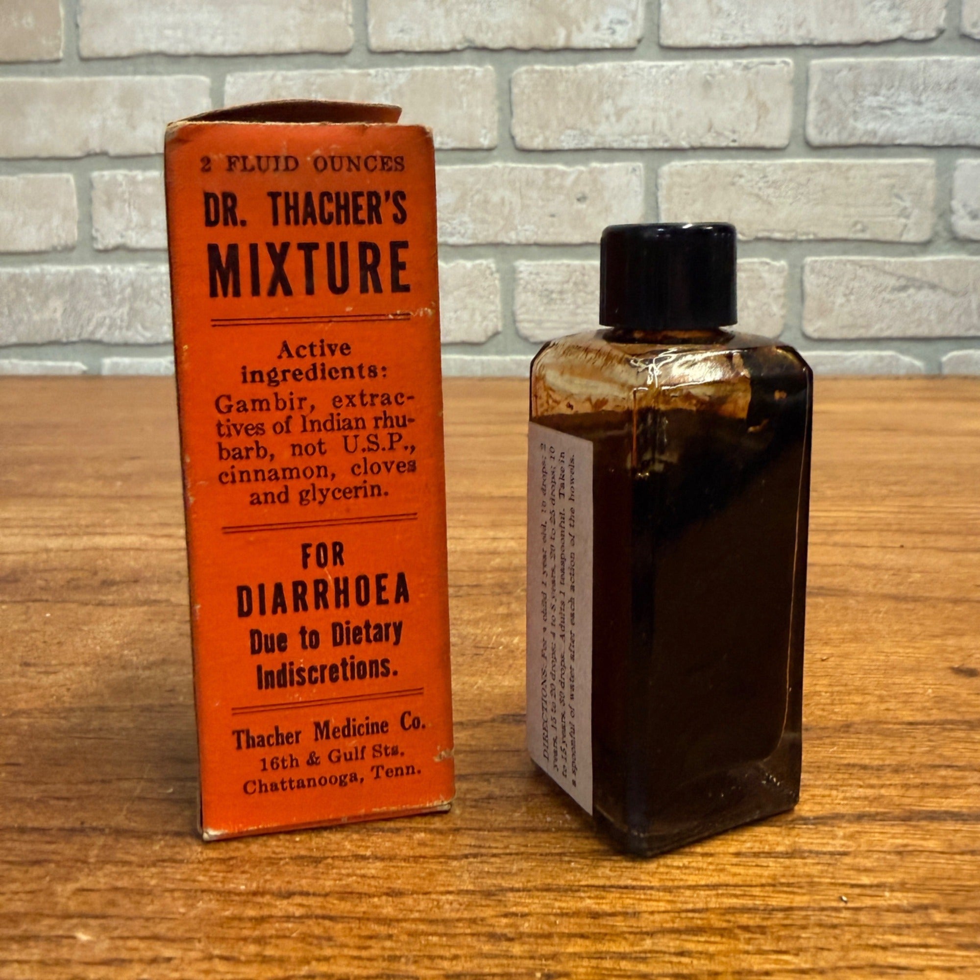 Vintage medicine bottle DR THATCHER'S MIXTURE FOR DIARRHOEA FULL BOTTLE BOX+ ADS