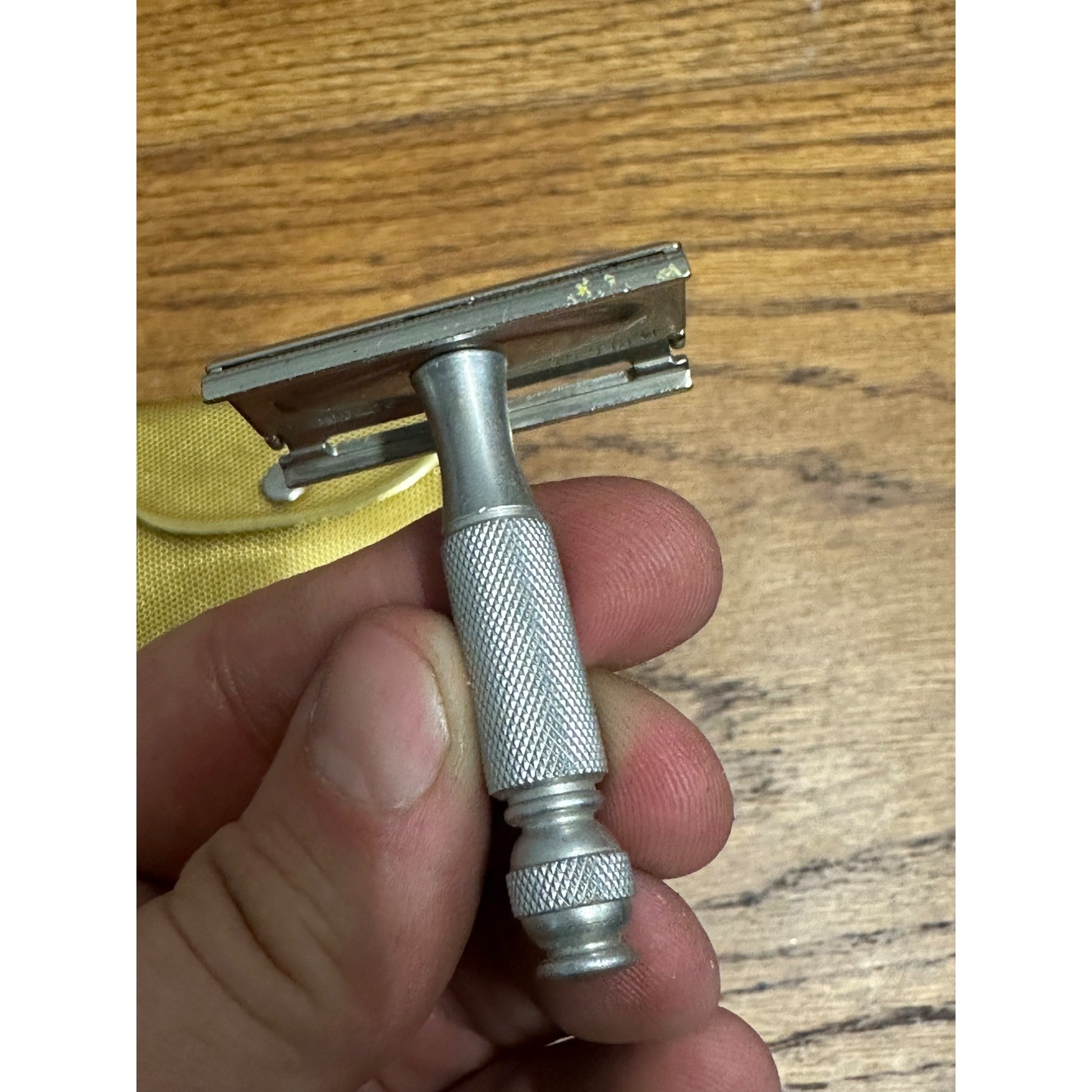 Vintage 1967 Gillette Travel Tech Safety Razor M3 Small Mini 2" w/ Case