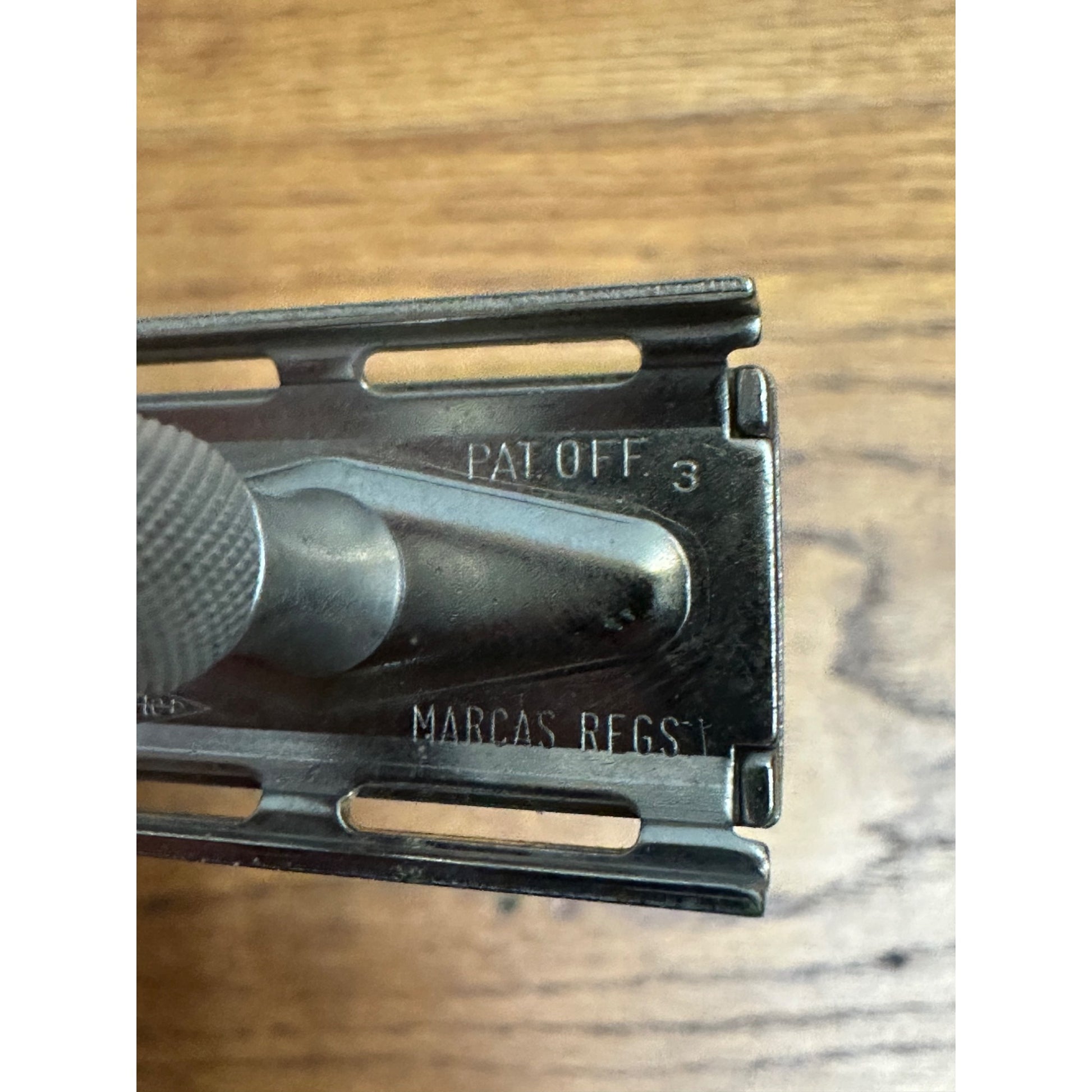 Vintage 1967 Gillette Travel Tech Safety Razor M3 Small Mini 2" w/ Case