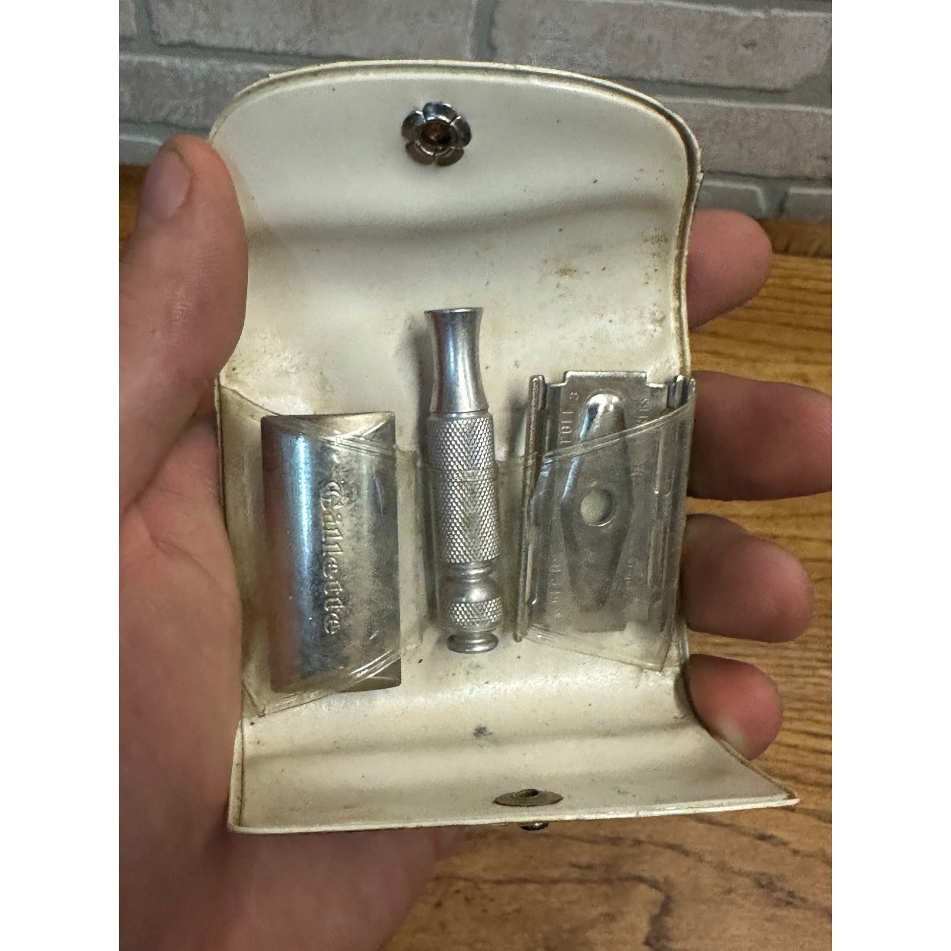 Vintage 1967 Gillette Travel Tech Safety Razor M3 Small Mini 2" w/ Case