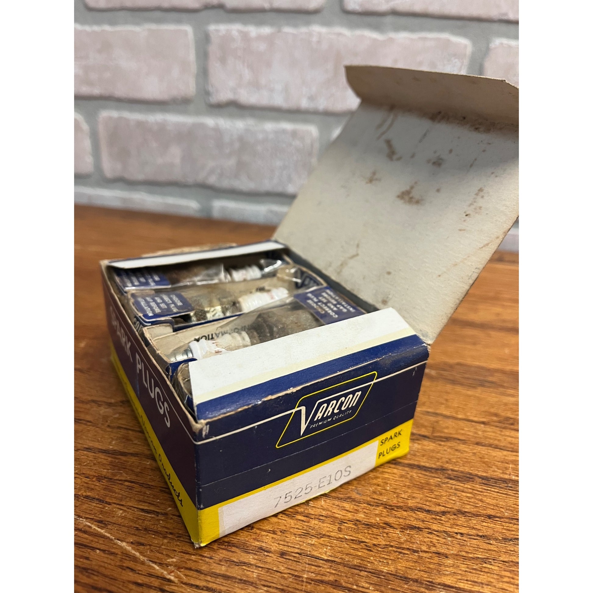 Vintage Varcon Spark Plugs Box NOS Champion F-14Y