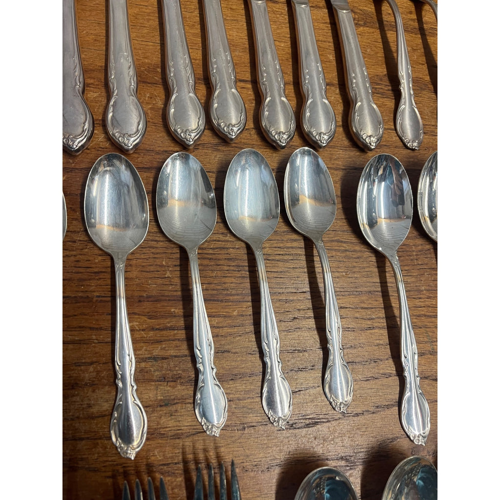 Vintage 1959 Wm Rogers IS Silver Plate Moonlight Lovelight 38pc Set