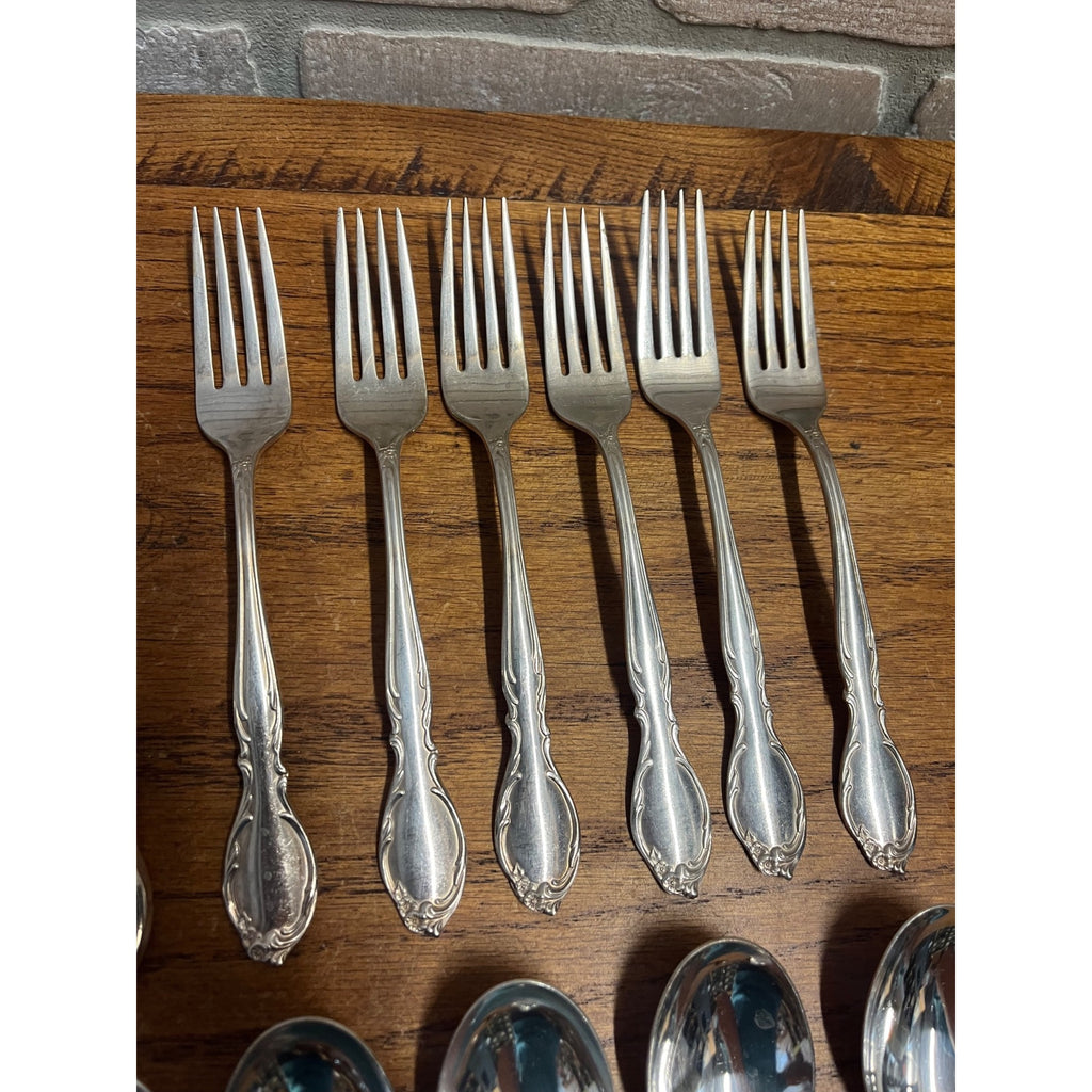 Vintage 1959 Wm Rogers IS Silver Plate Moonlight Lovelight 38pc Set