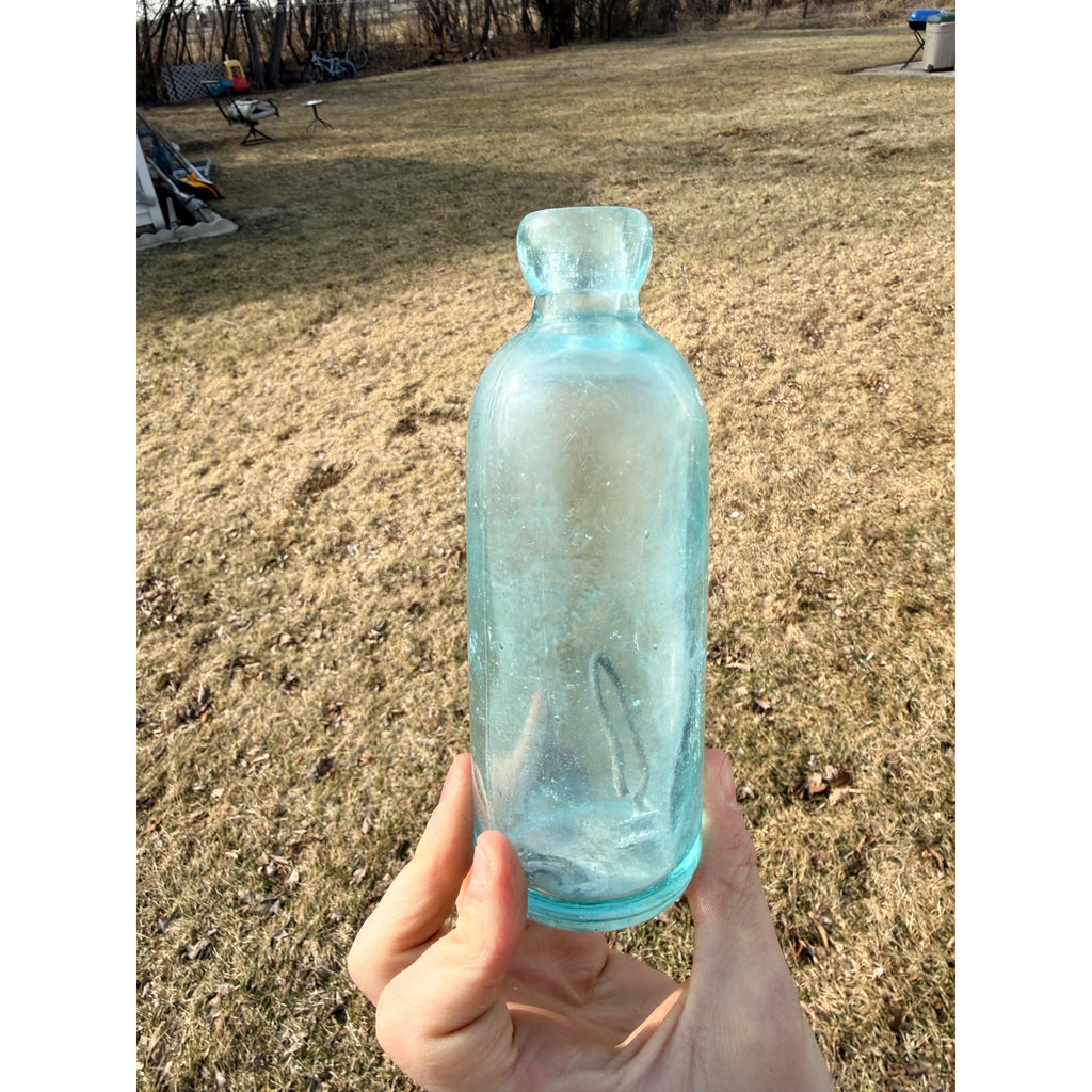 Henderson Bottling Works Hutchinson Soda Bottle, Henderson, Minnesota MN Minn