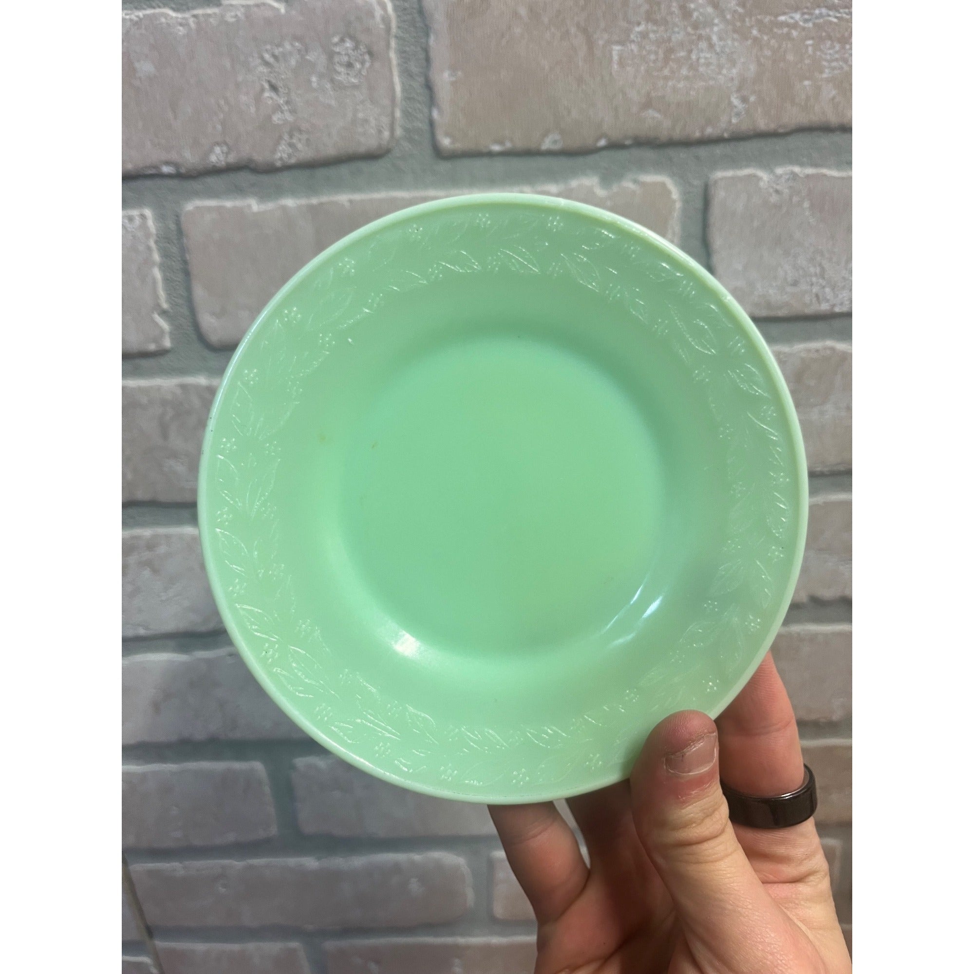 Vintage McKee Jadeite Laurel Childs Dinner Lunch Plate 6" Uranium Glows