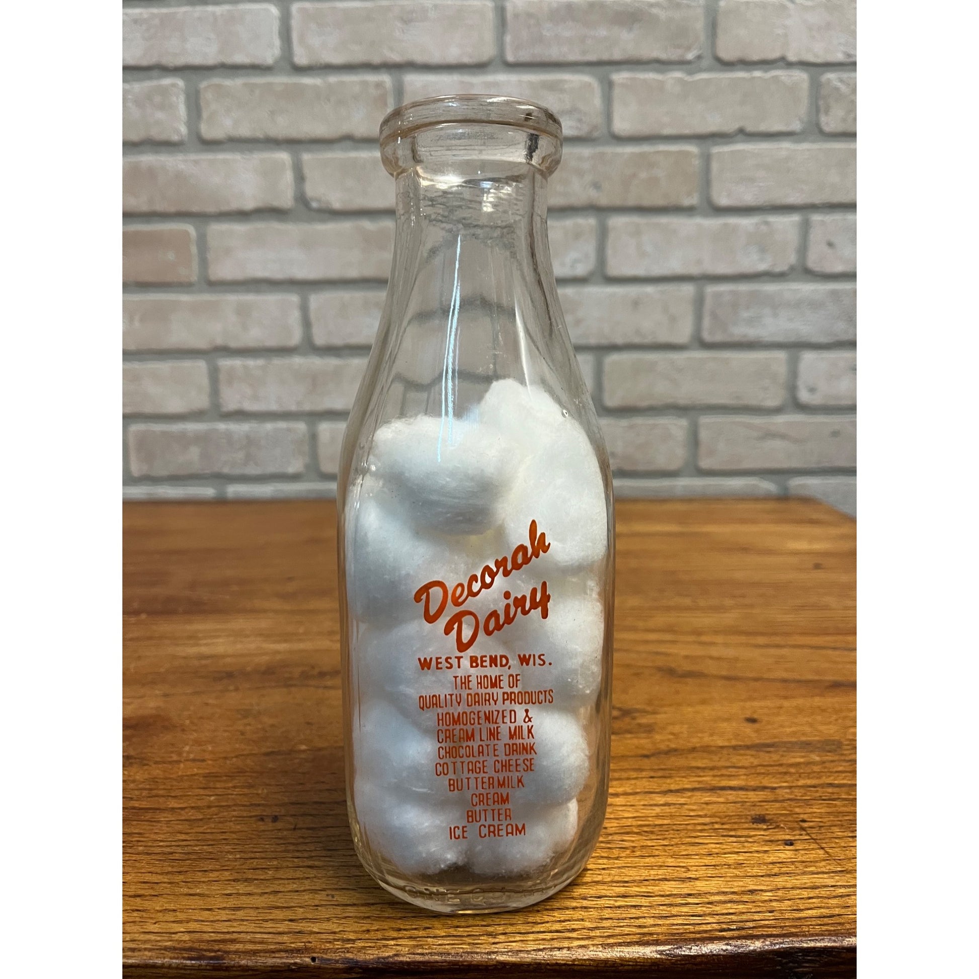 Vintage Decorah Dairy West Bend Wisconsin TSPQ Milk Bottle Quart WI Wis