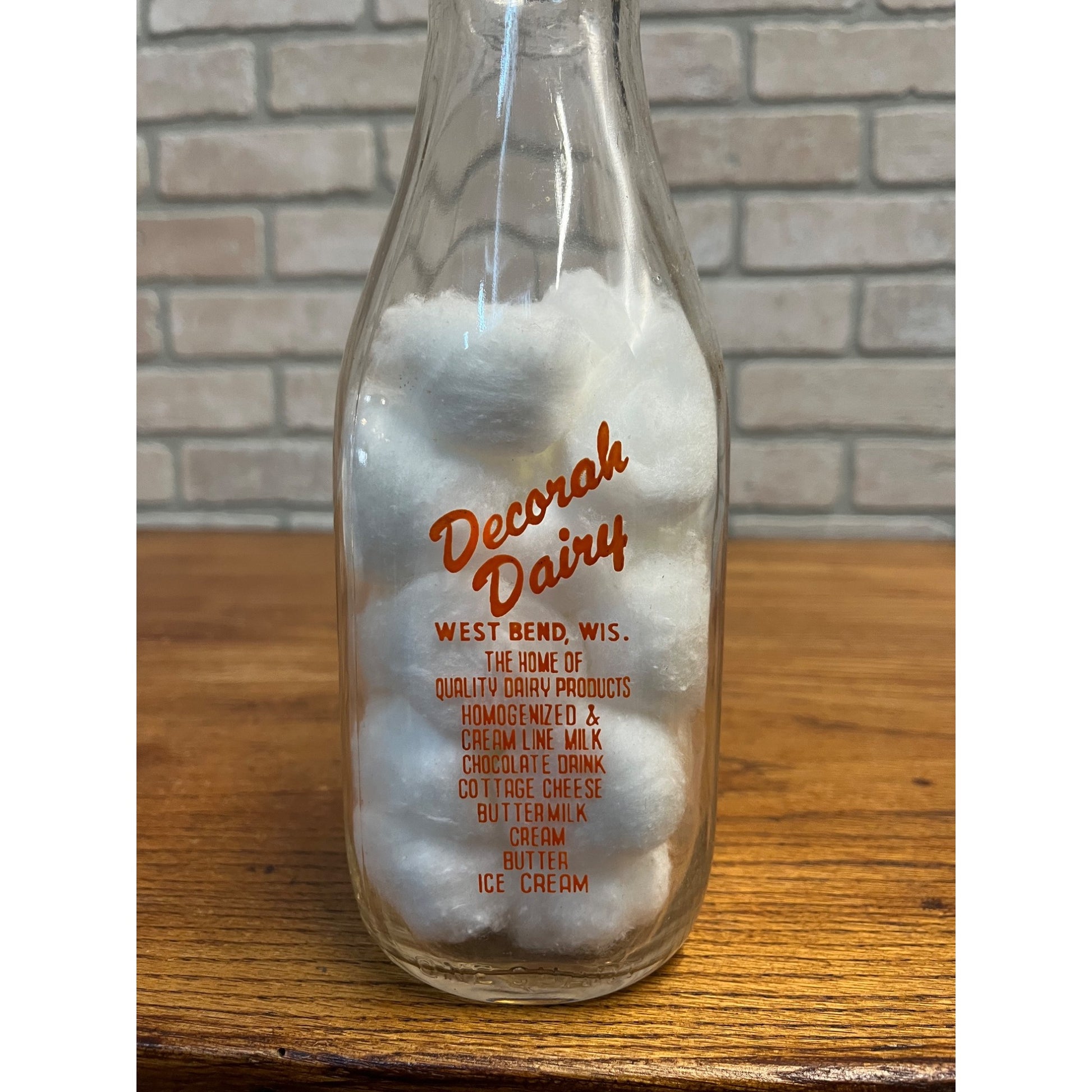 Vintage Decorah Dairy West Bend Wisconsin TSPQ Milk Bottle Quart WI Wis