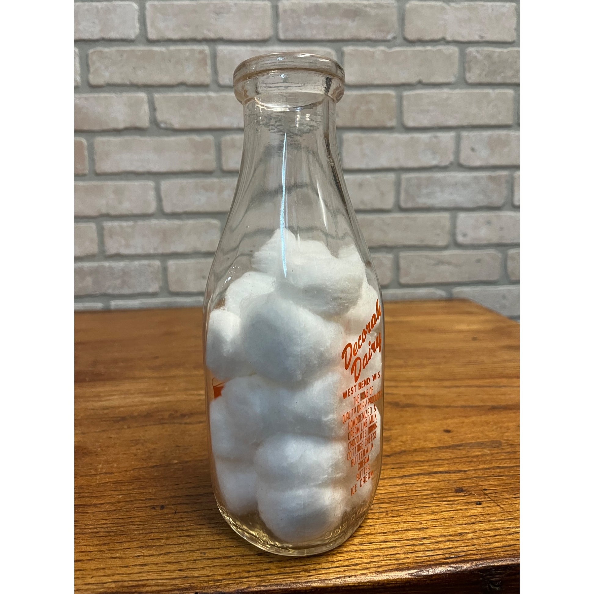 Vintage Decorah Dairy West Bend Wisconsin TSPQ Milk Bottle Quart WI Wis