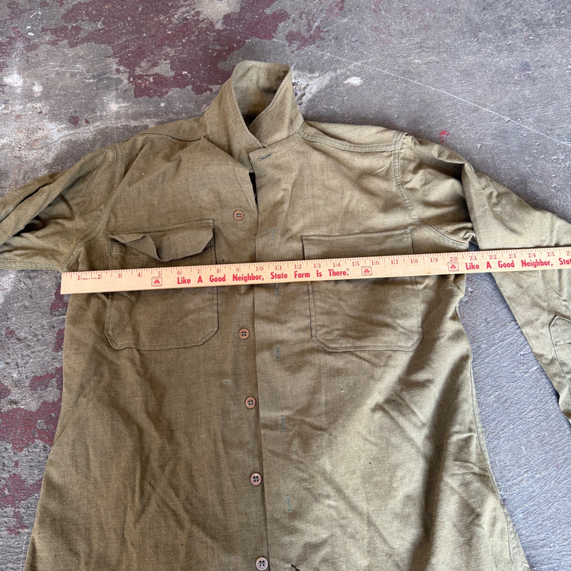 Vintage Military Olive Green Button-Up Shirt With Dual Front Pockets & High Collar