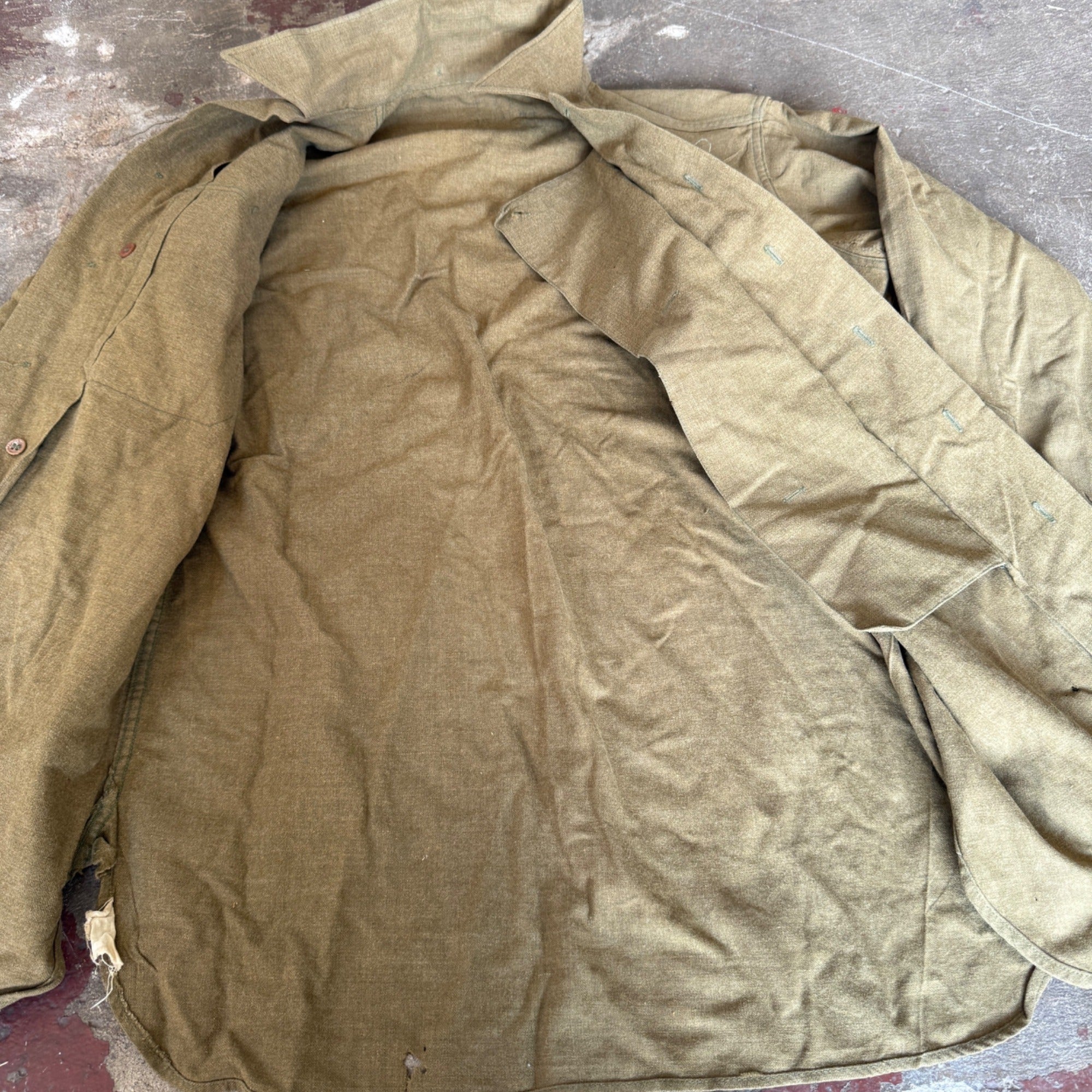 Vintage Military Olive Green Button-Up Shirt With Dual Front Pockets & High Collar