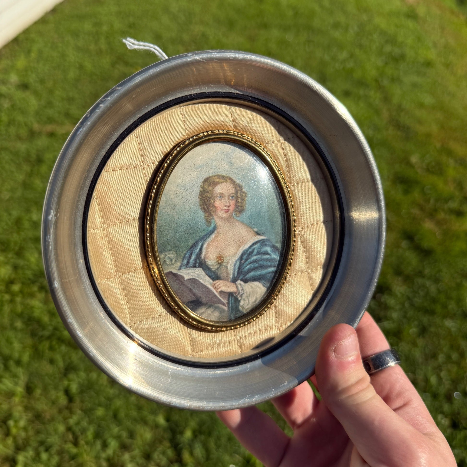 Vintage MCM Mid-Century Cameo Creation Countess Cowper Chrome Frame