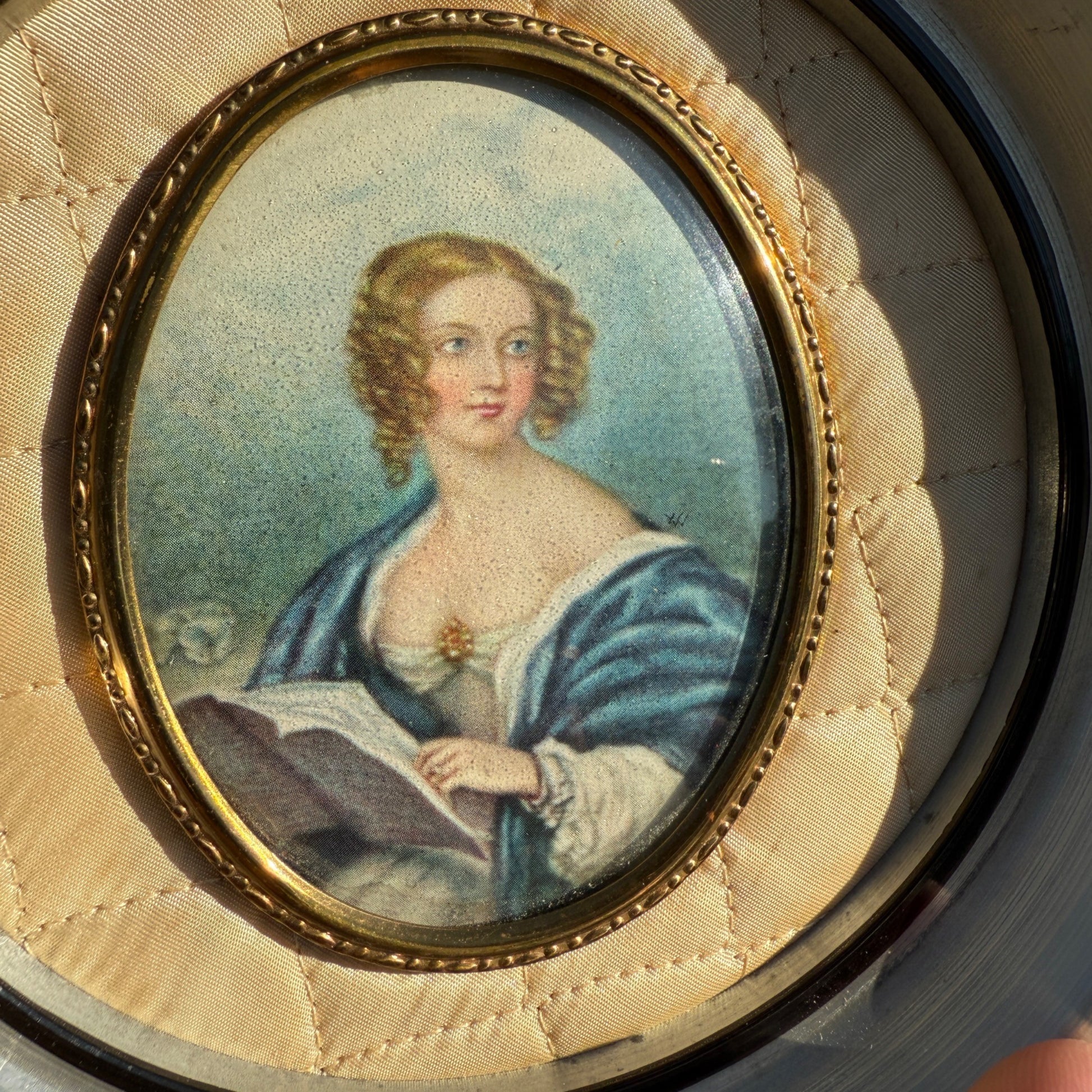 Vintage MCM Mid-Century Cameo Creation Countess Cowper Chrome Frame