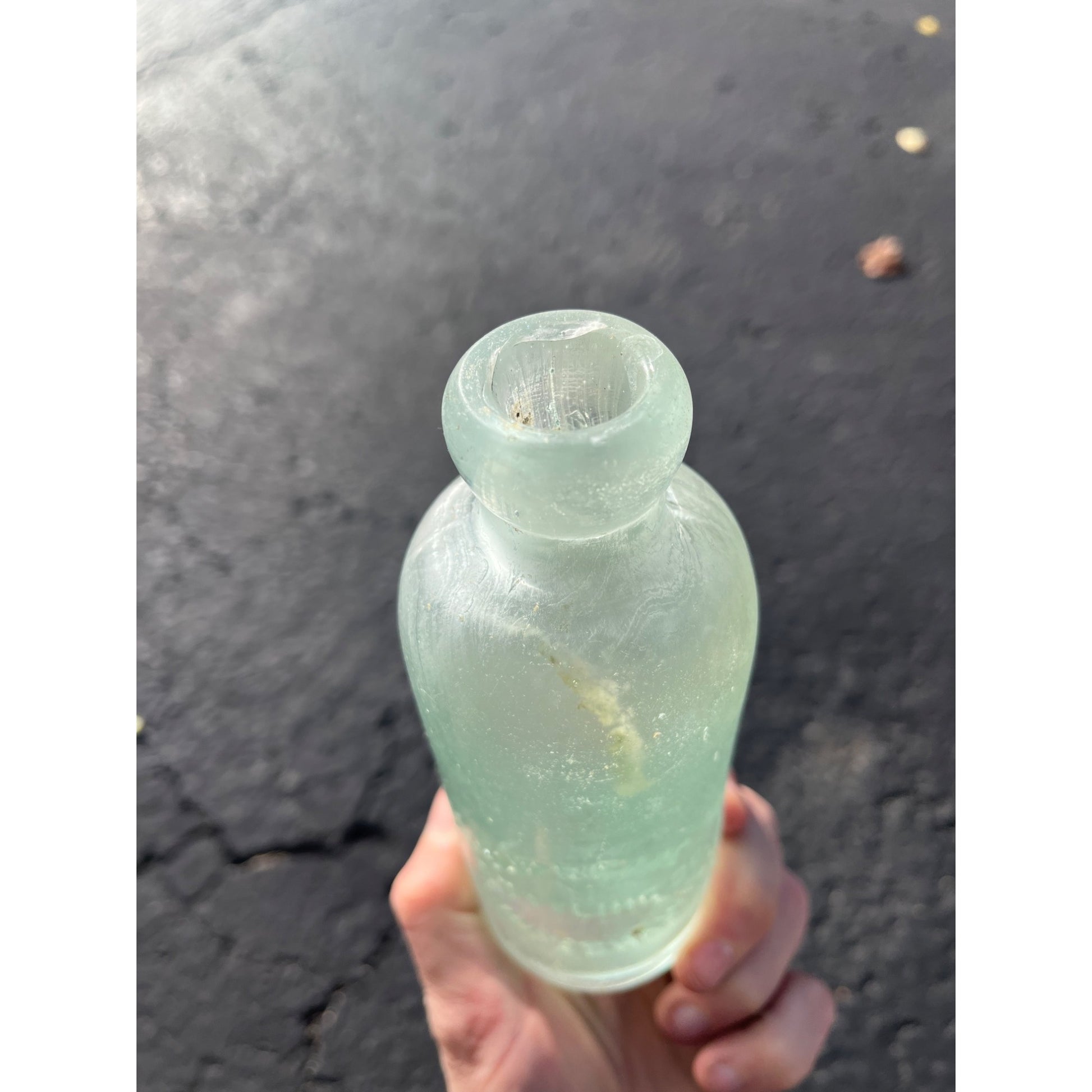 Supreme Bottling Co. c1890s Waukesha Wis Blue Soda Beer Bottle Blob Hutchinson