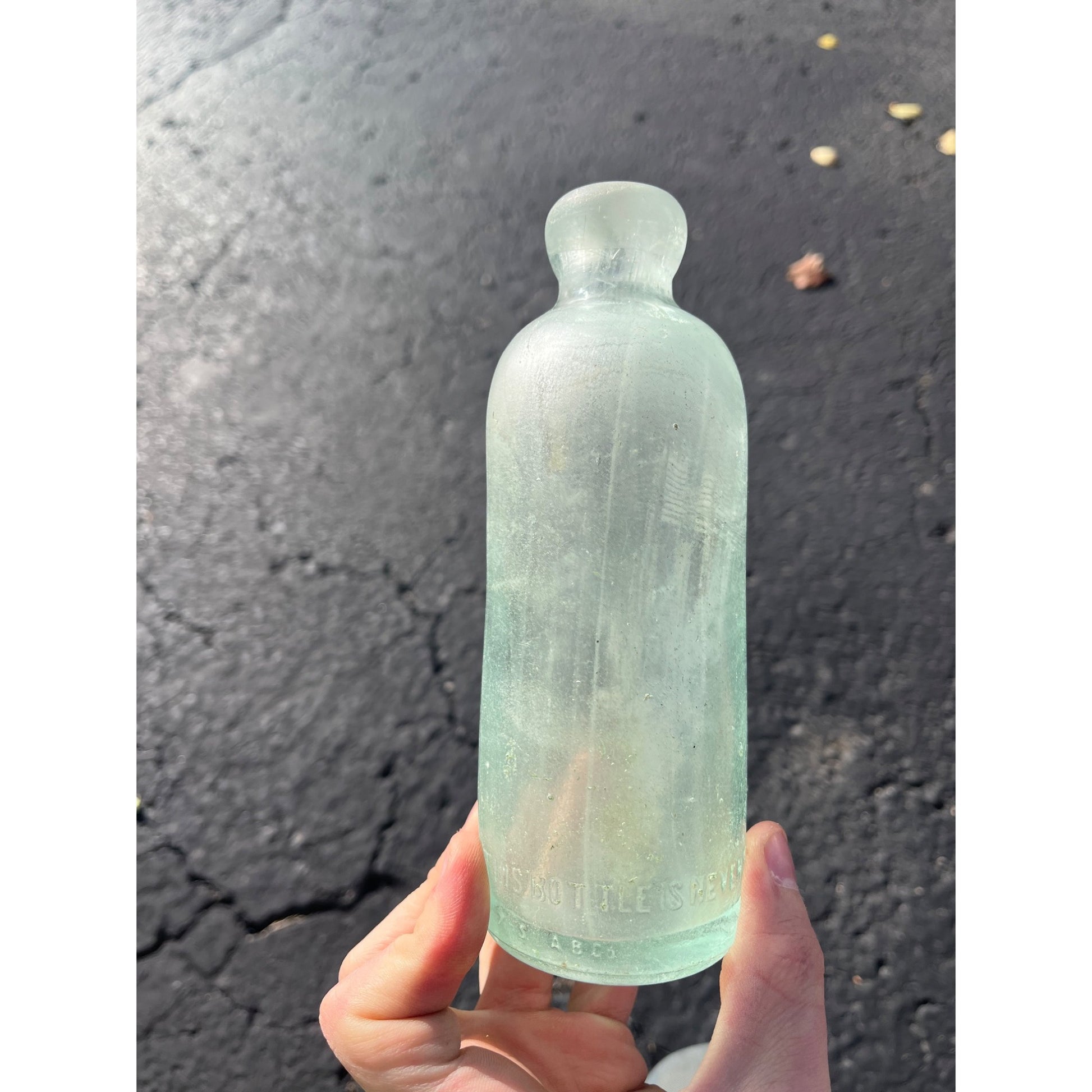 Supreme Bottling Co. c1890s Waukesha Wis Blue Soda Beer Bottle Blob Hutchinson
