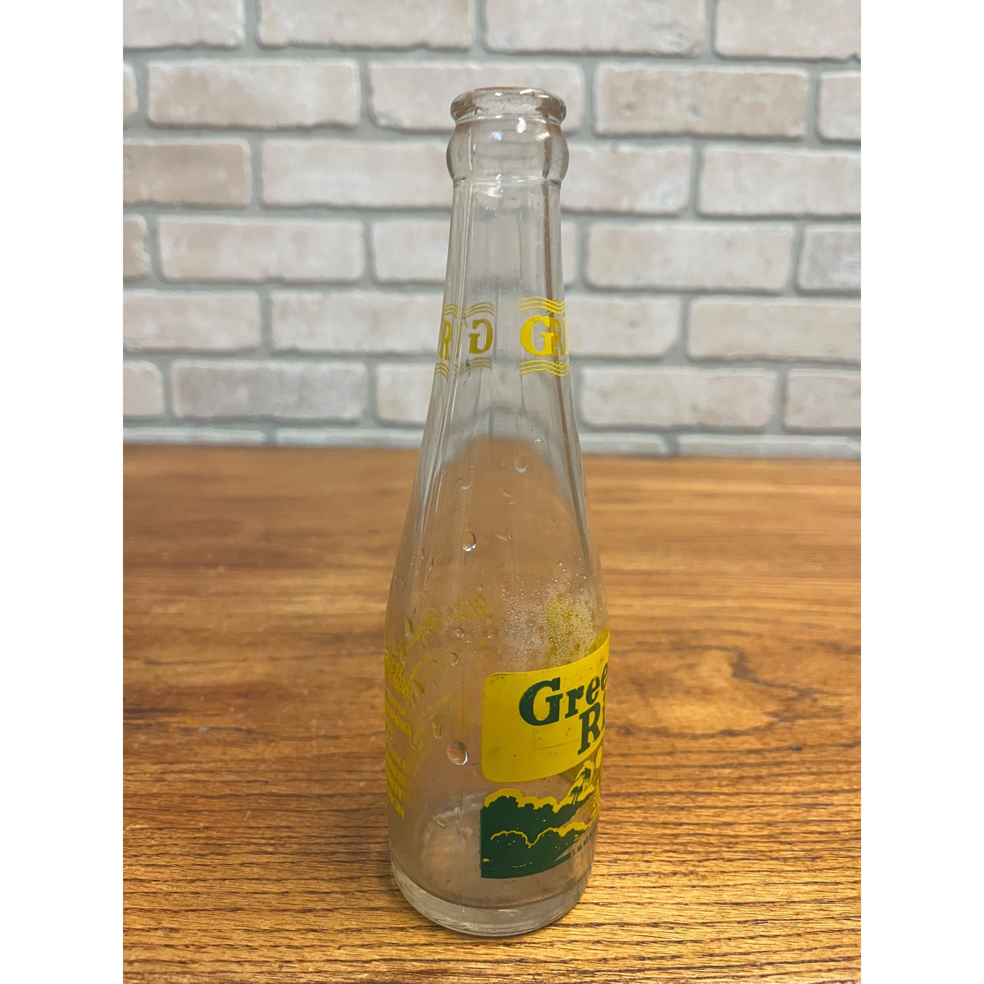 Vintage Green River ACL 7 Ounce Glass Soda Bottle 1947 Chicago Illinois