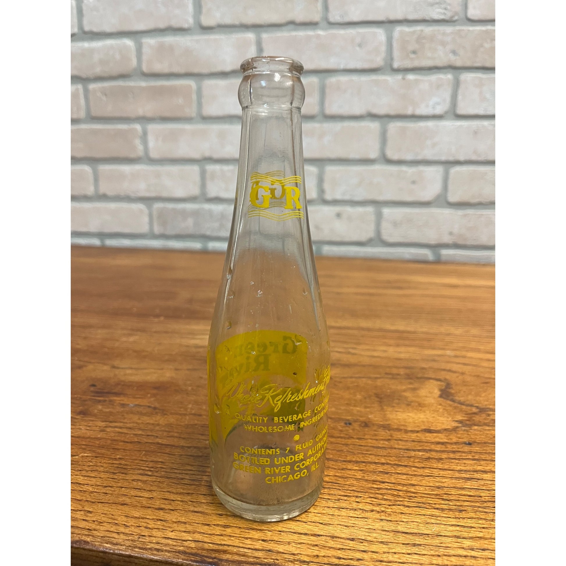Vintage Green River ACL 7 Ounce Glass Soda Bottle 1947 Chicago Illinois